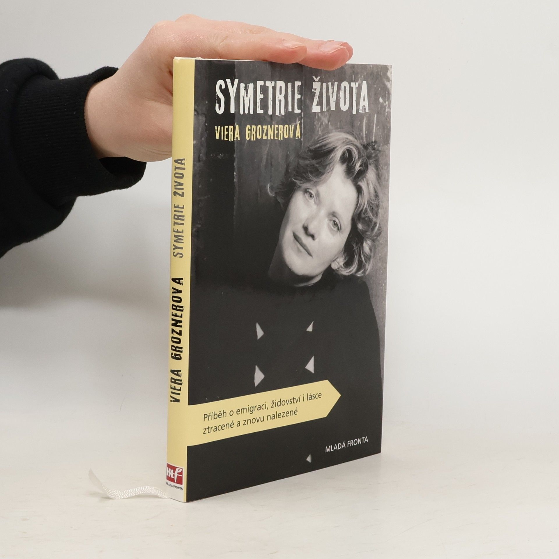 Viera Groznerová Symetrie života