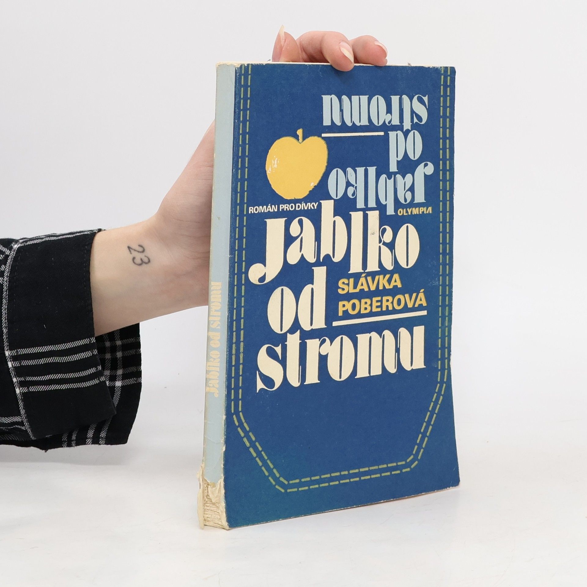 Slávka Poberová Jablko od stromu