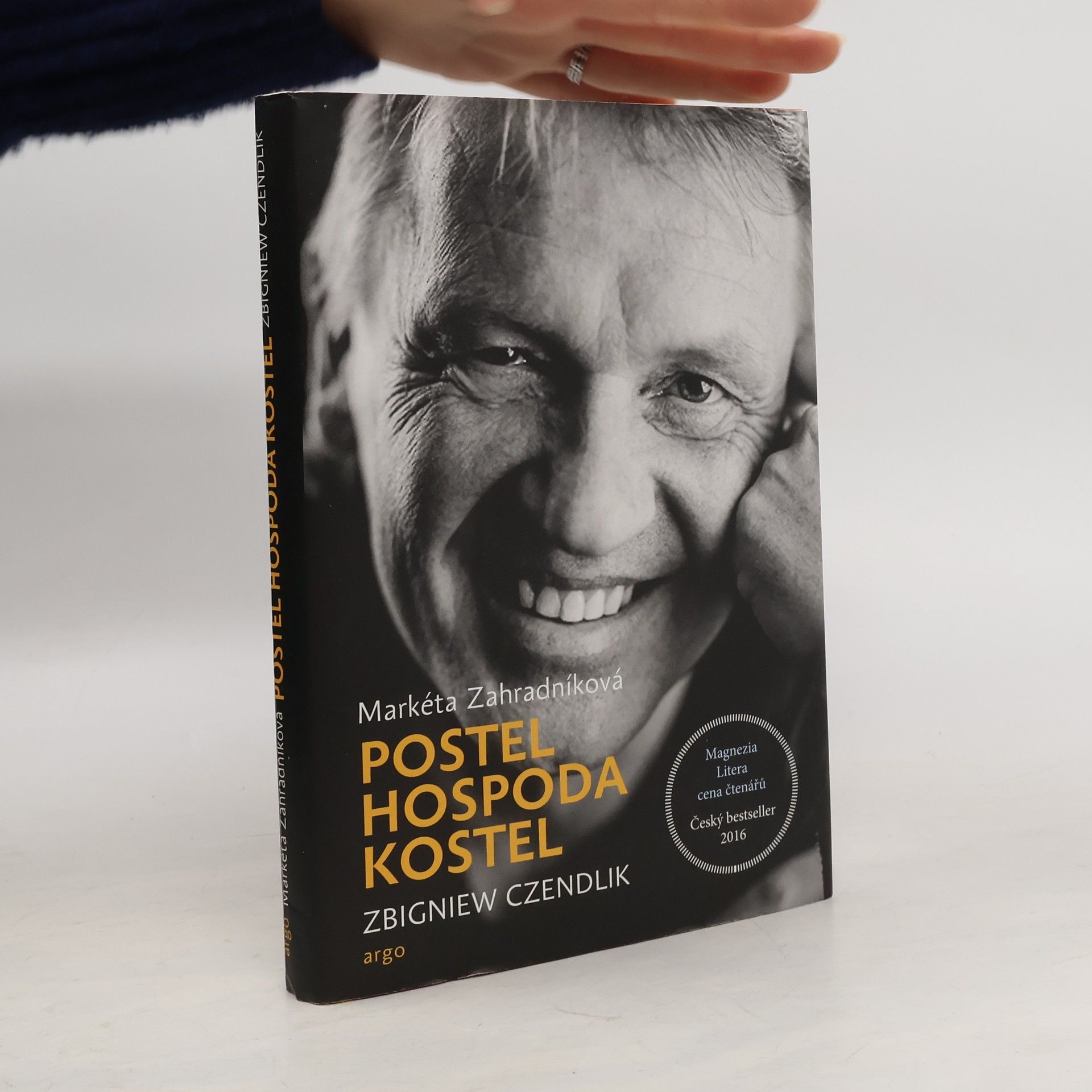 Zbigniew Czendlik Postel, hospoda, kostel
