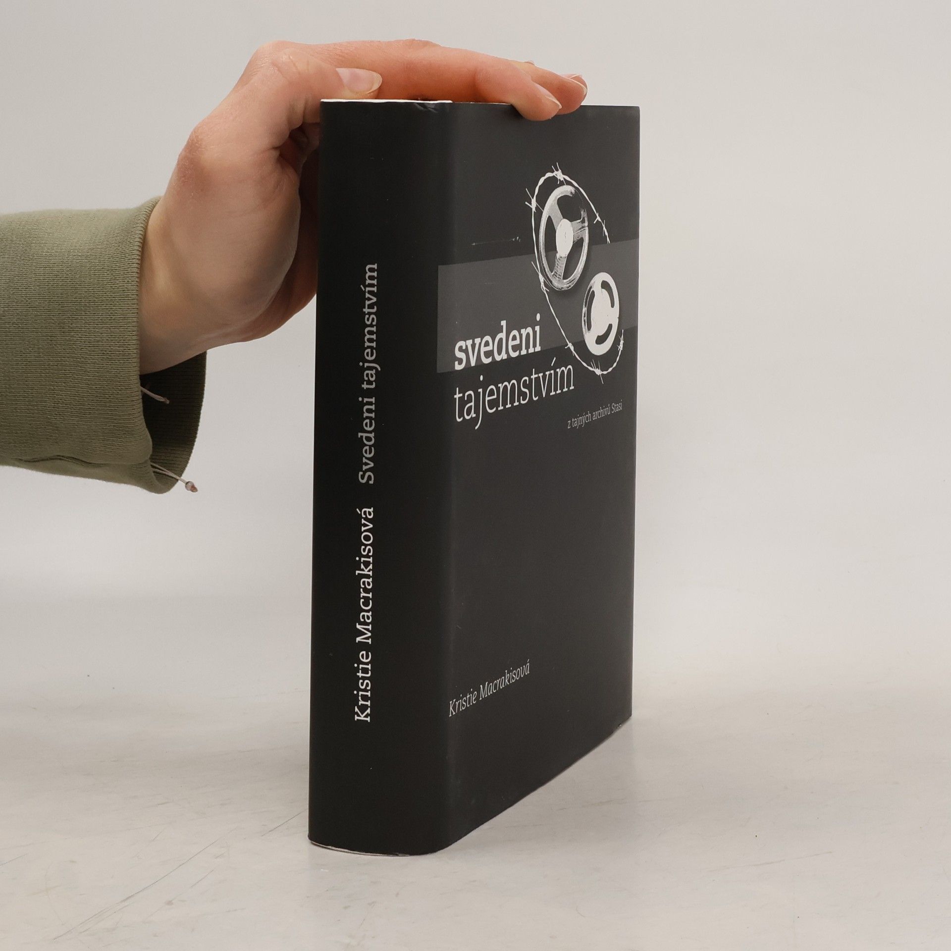 Svedeni tajemstvím-z tajných archivů Stasi