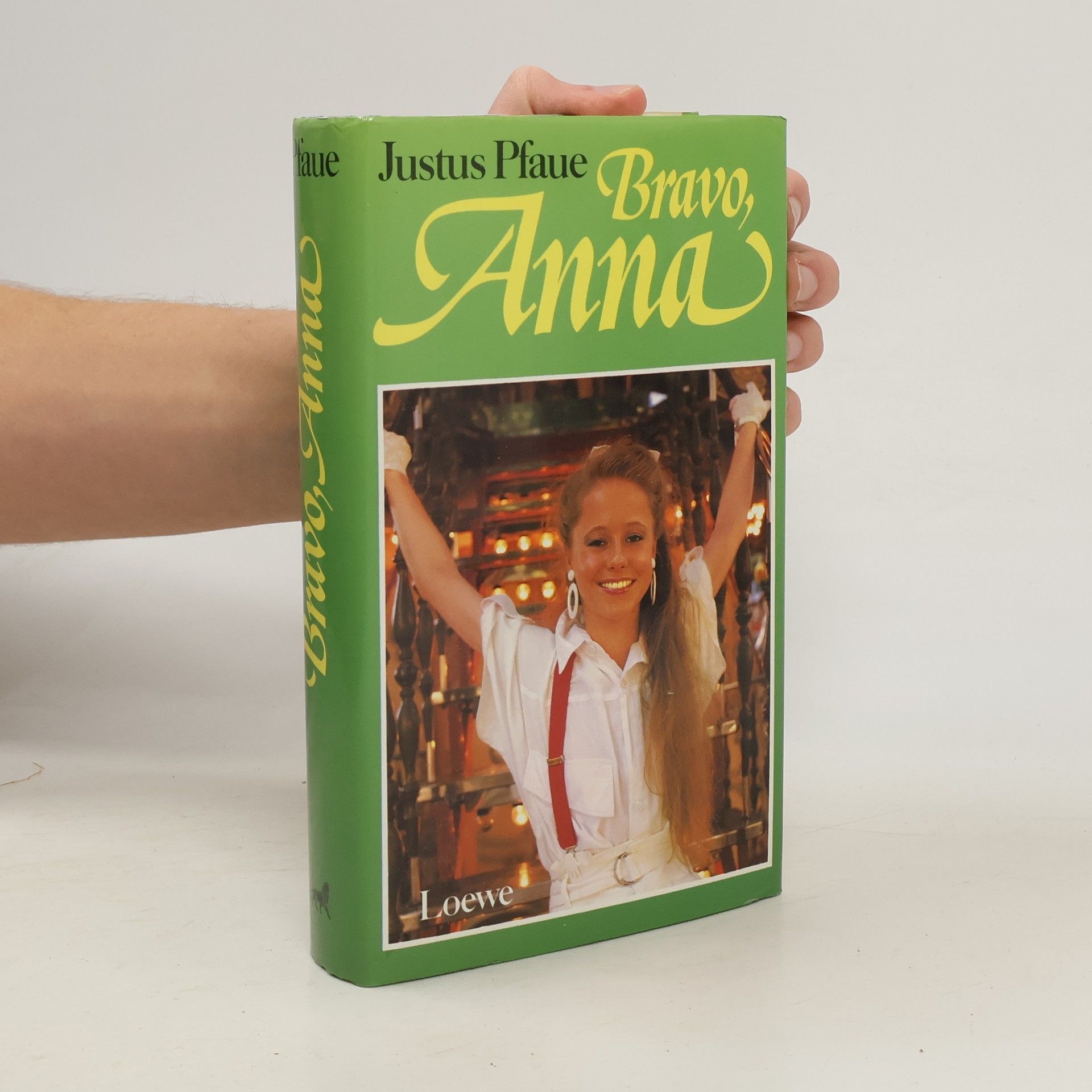 Justus Pfaue Bravo, Anna