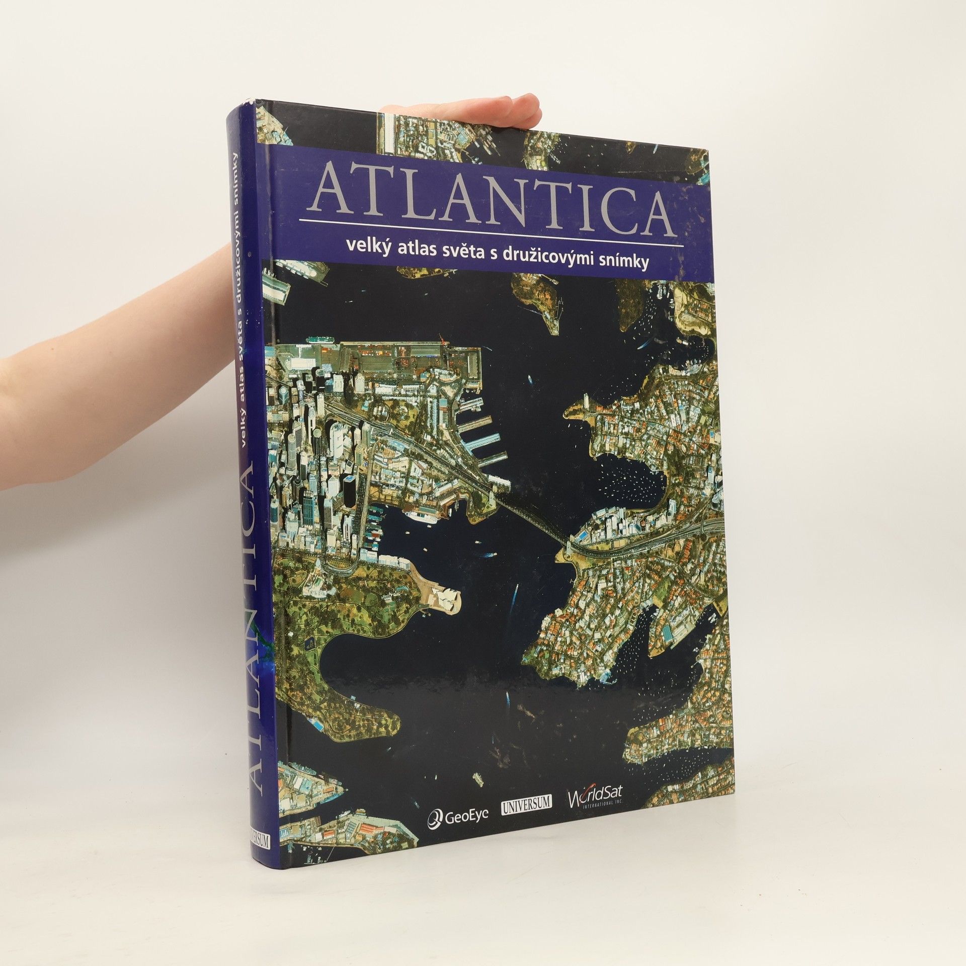 Irmgard Sigg Atlantica: Velký atlas světa s družicovými snímky