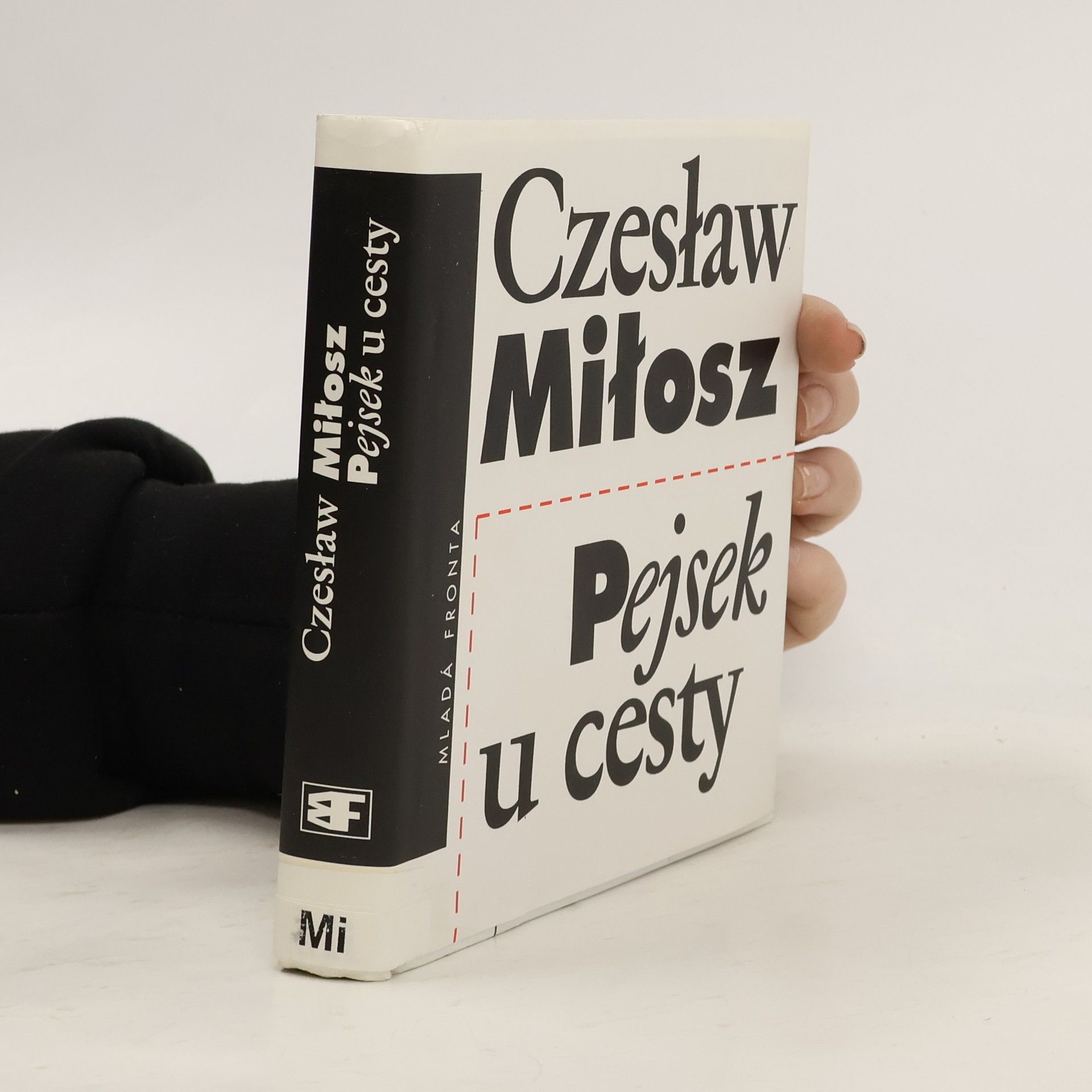 Czesław Miłosz Pejsek u cesty