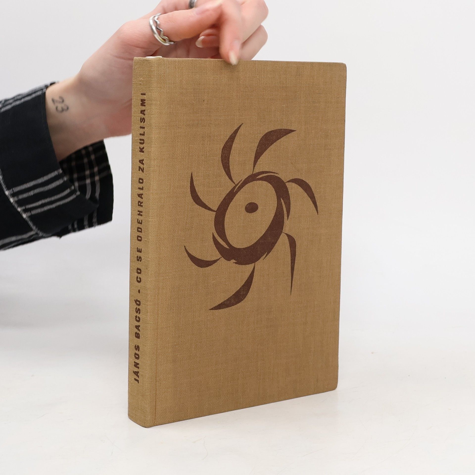 János Bacsó Co se odehrálo za kulisami