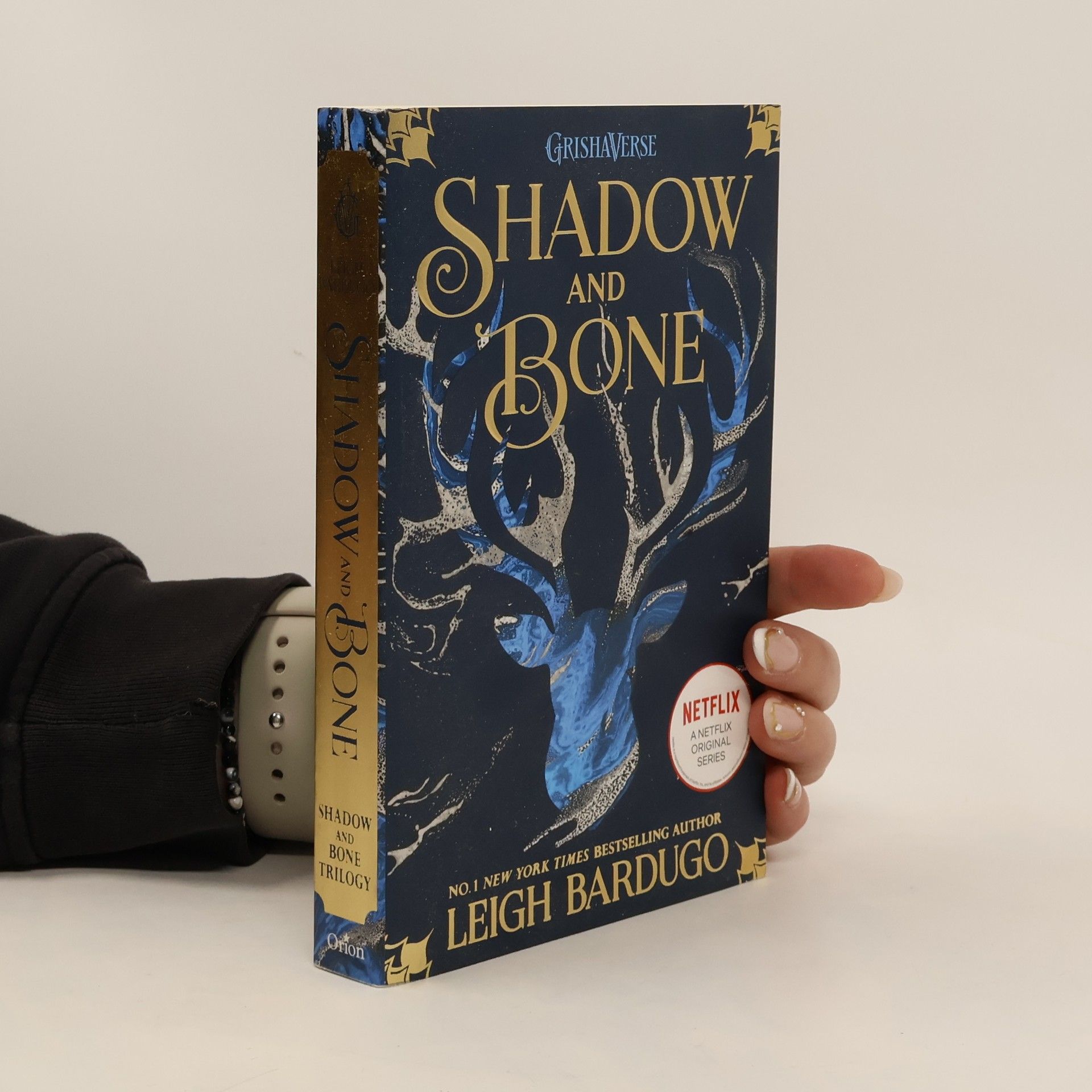 Leigh Bardugo Shadow and Bone