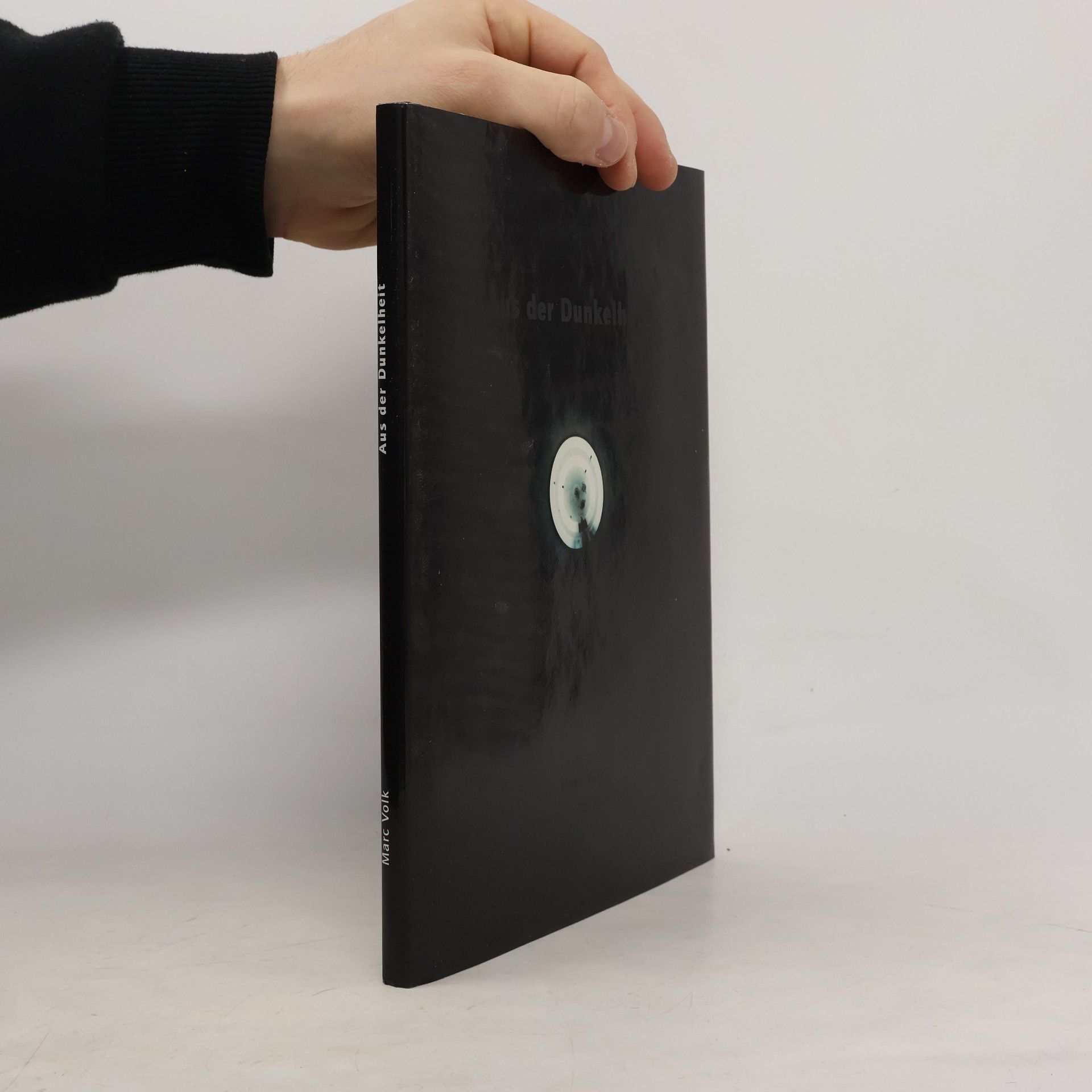 Marc Volk Aus der Dunkelheit: Text dtsch.-engl.