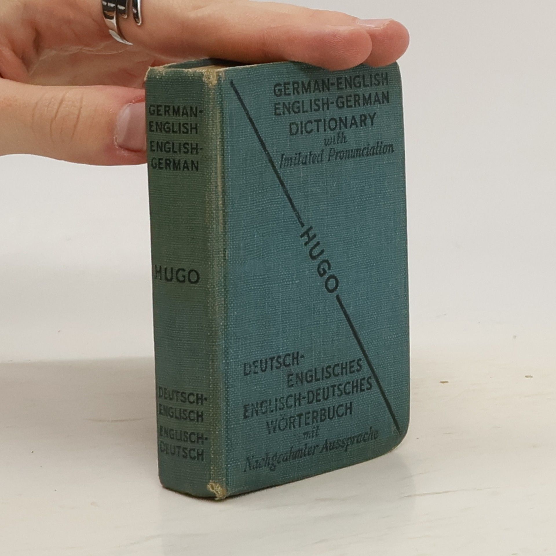 Collectif d'auteurs Hugo's Pocket Dictionary, German-English and English-German