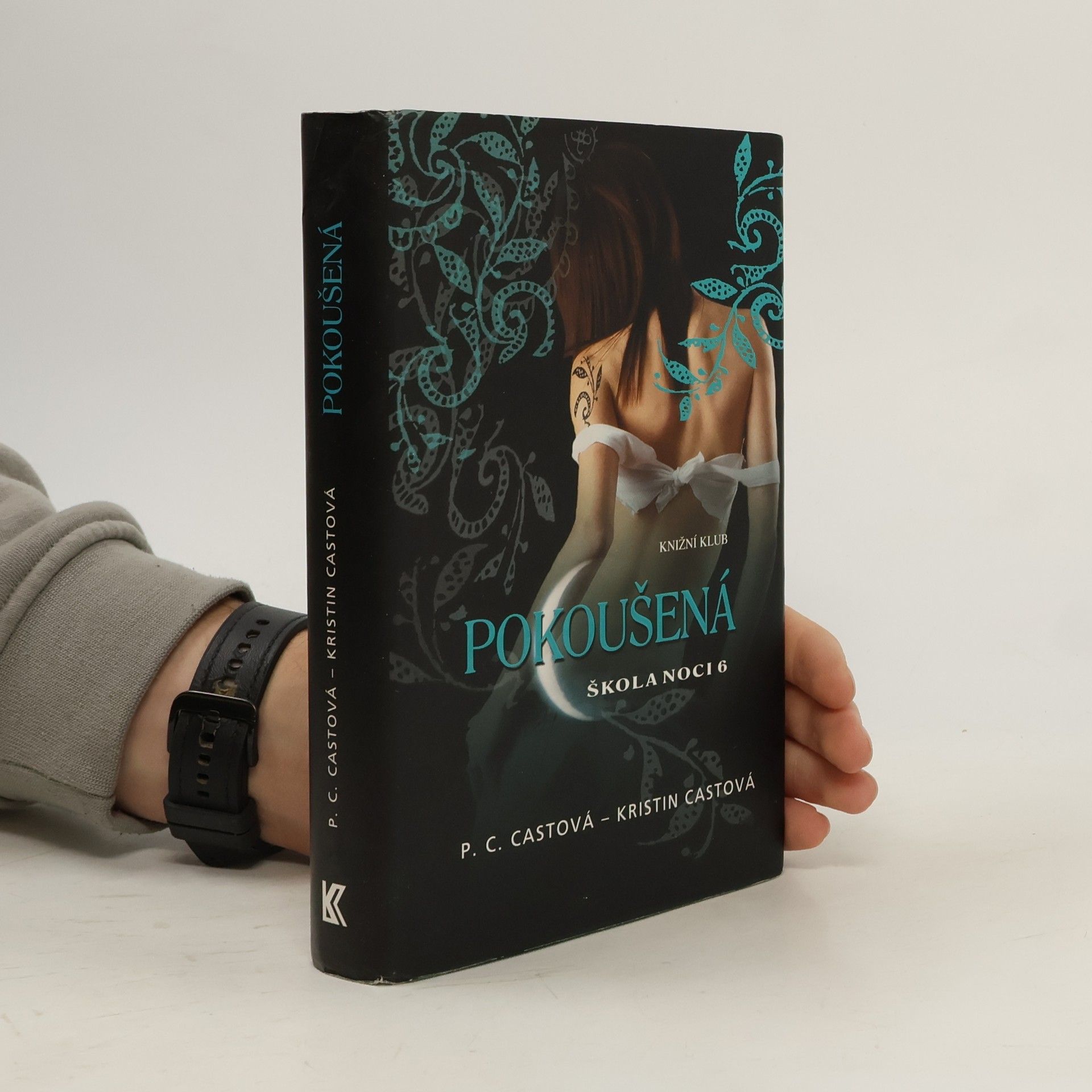 P. C. Castová Škola noci. 6, Pokoušená