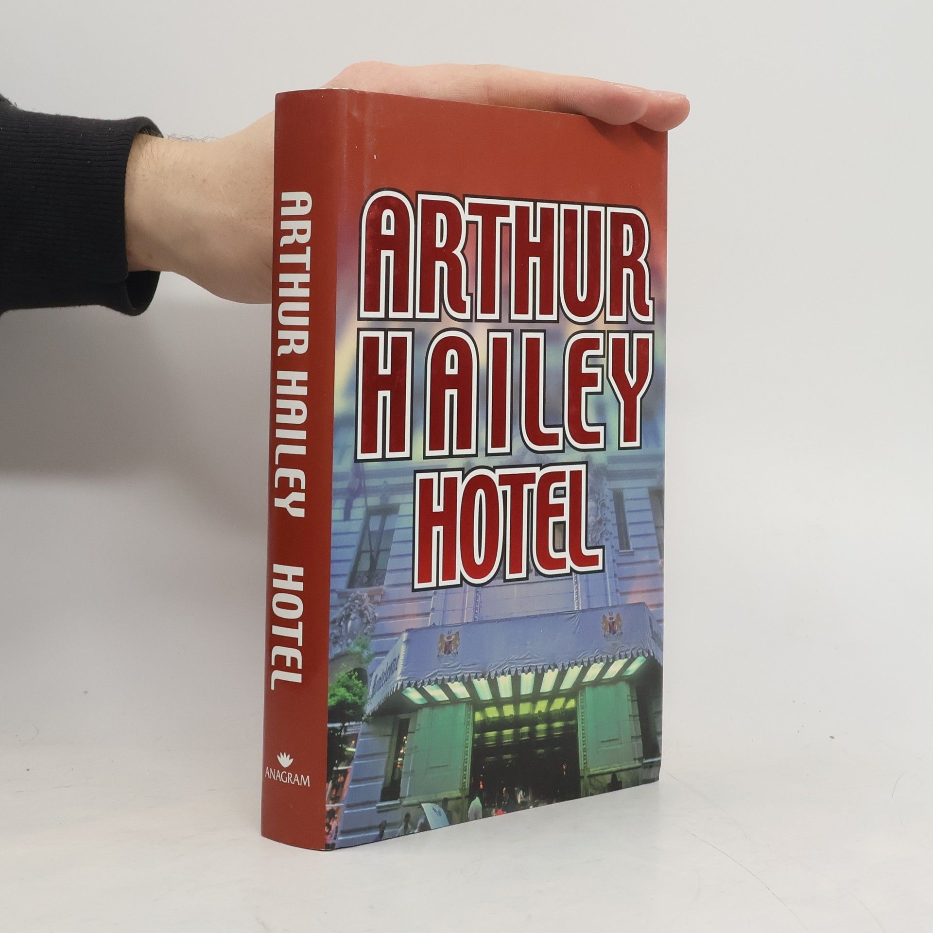 Arthur Hailey Hotel