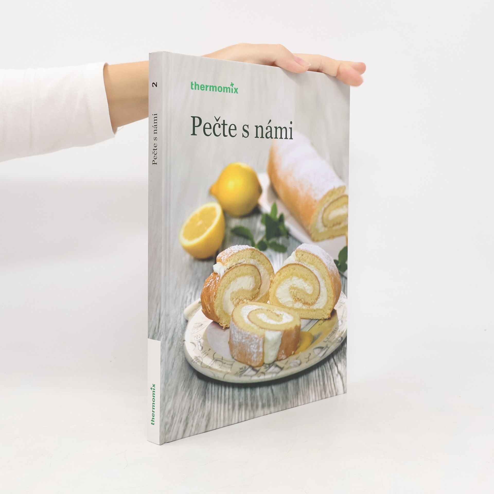 Kolektiv autorů Pečte s námi