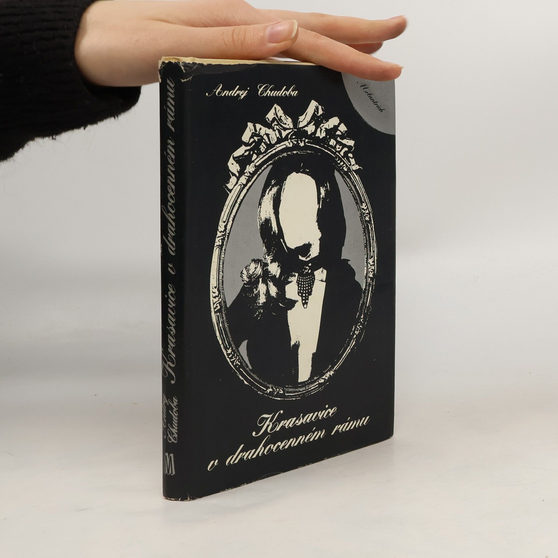 Krasavice v drahocenném rámu