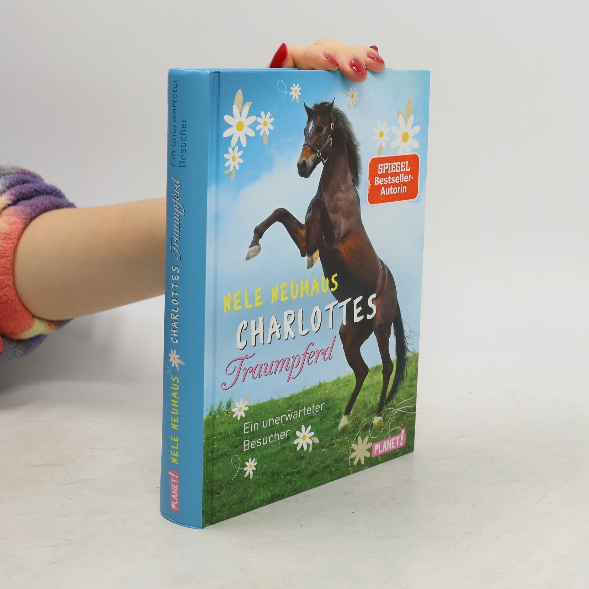 Nele Neuhaus Charlottes Traumpferd. Ein unerwarteter Besucher
