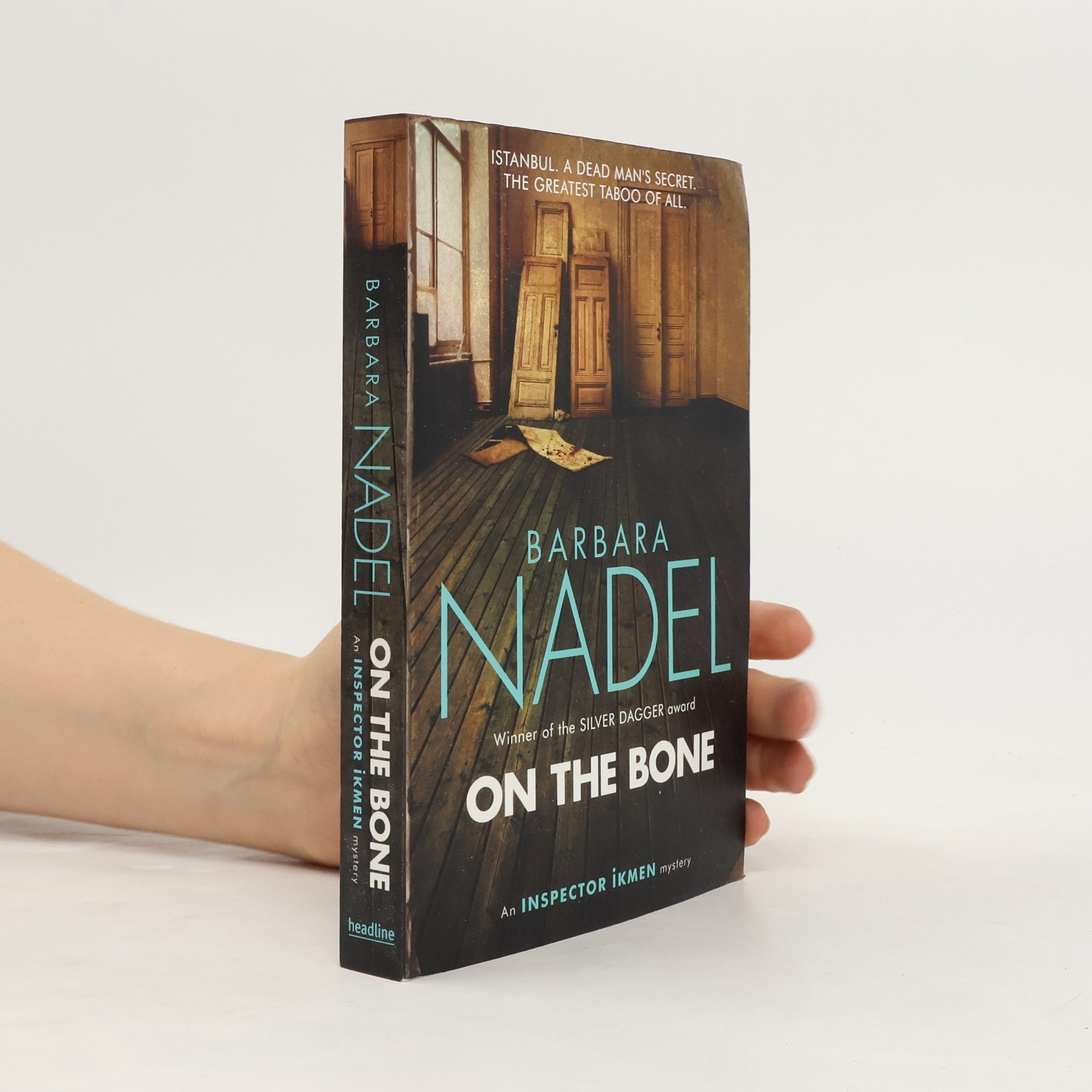 Barbara Nadel On the Bone (Inspector Ikmen Mystery 18)