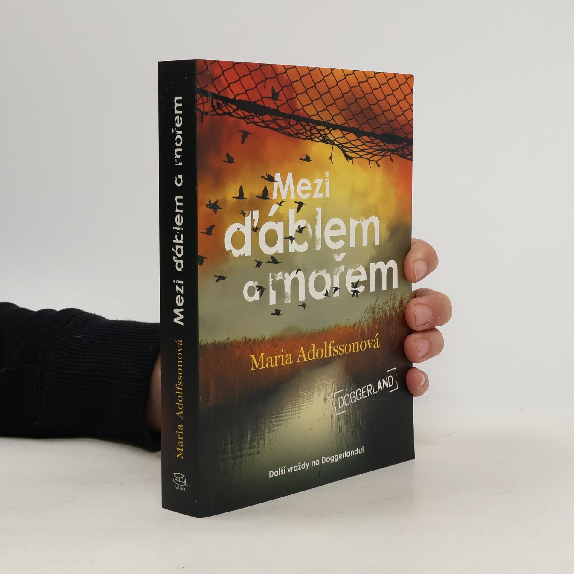 Maria Adolfsson Mezi ďáblem a mořem