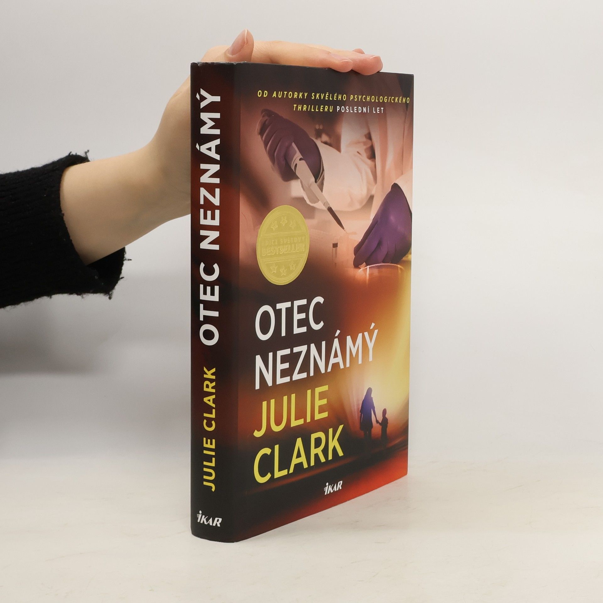 Julie Clark Otec neznámý