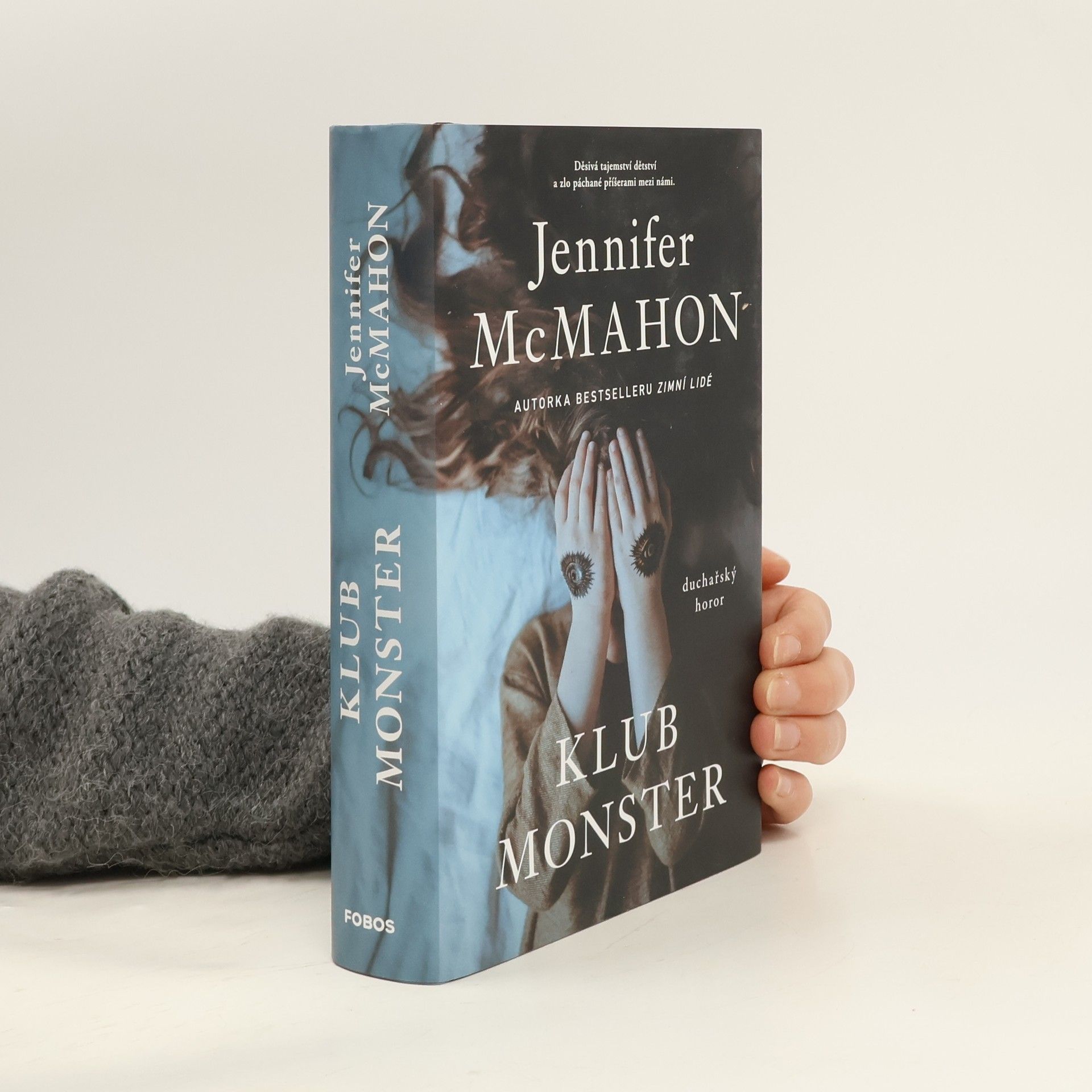 Jennifer McMahon Klub monster