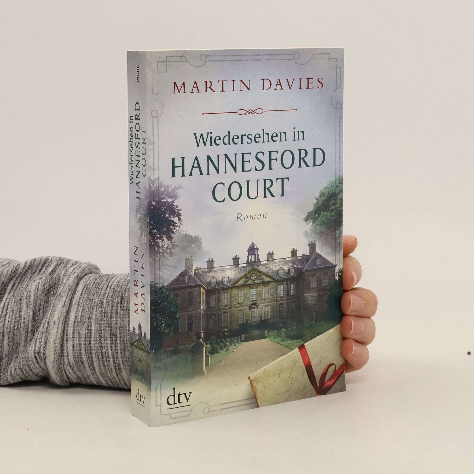 Martin Davies Wiedersehen in Hannesford Court