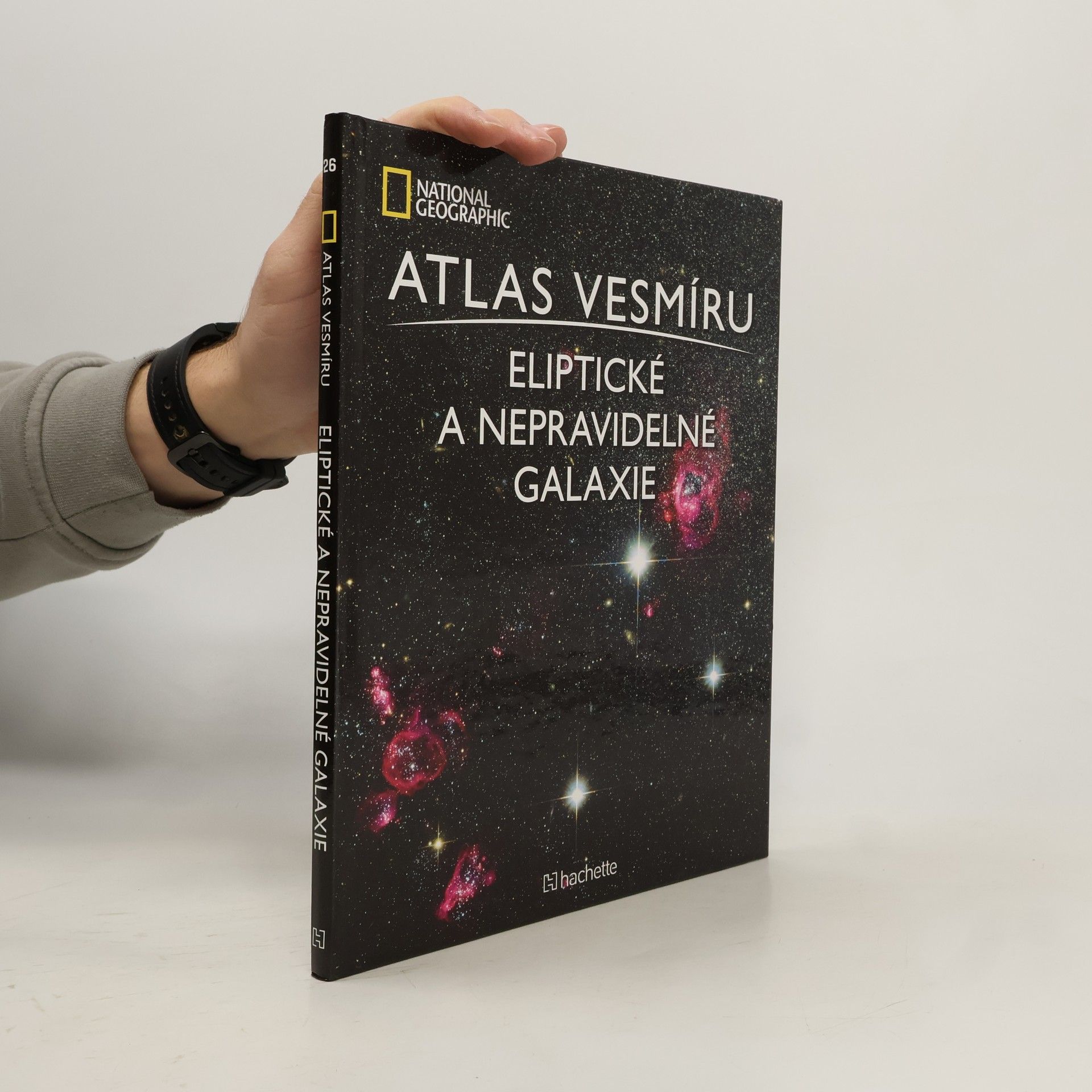Kolektiv autorů Atlas Vesmíru 26. Eliptické a nepravidelné galaxie