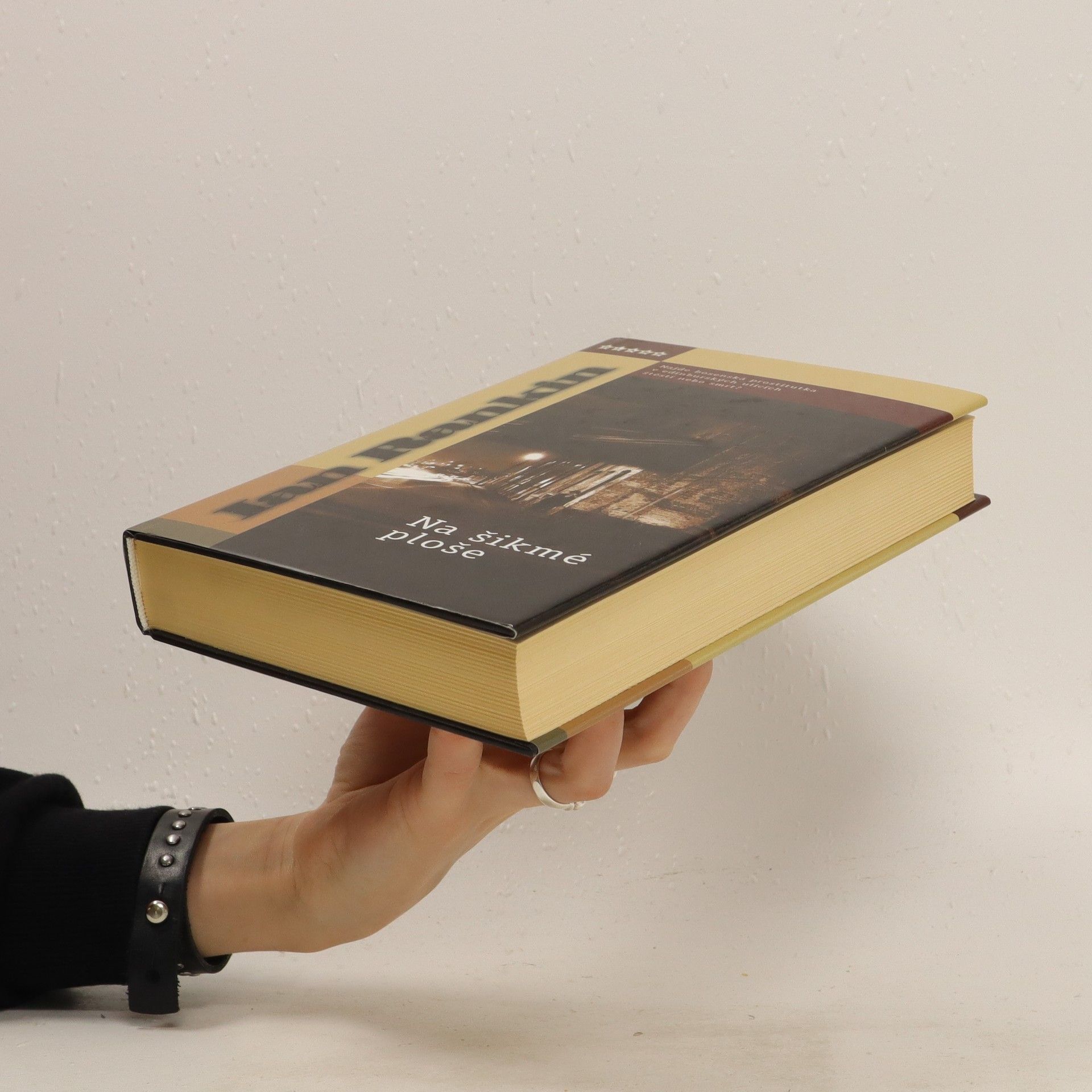 Ian Rankin Na šikmé ploše: Román o inspektoru Rebusovi