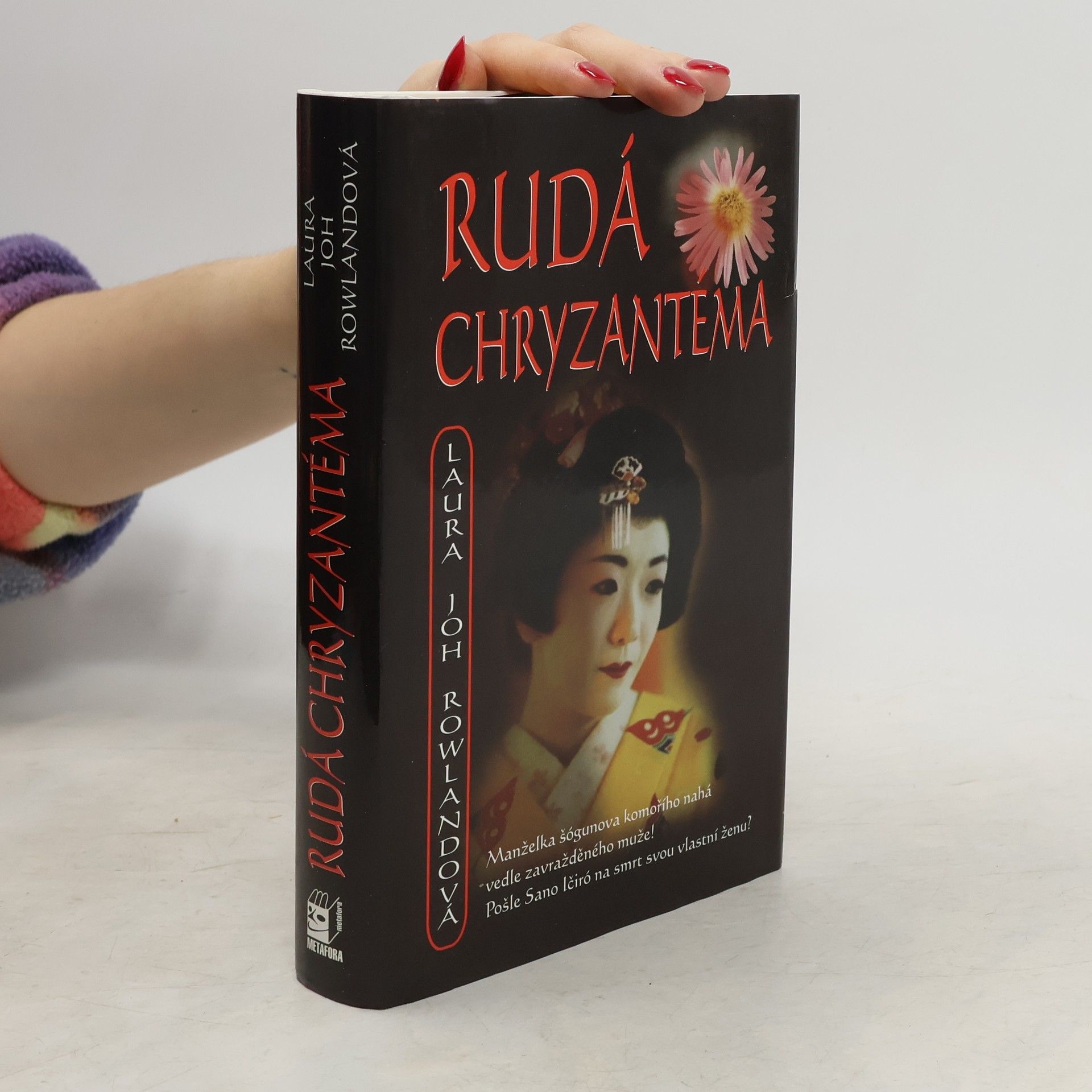 Laura Joh Rowland Rudá chryzantéma