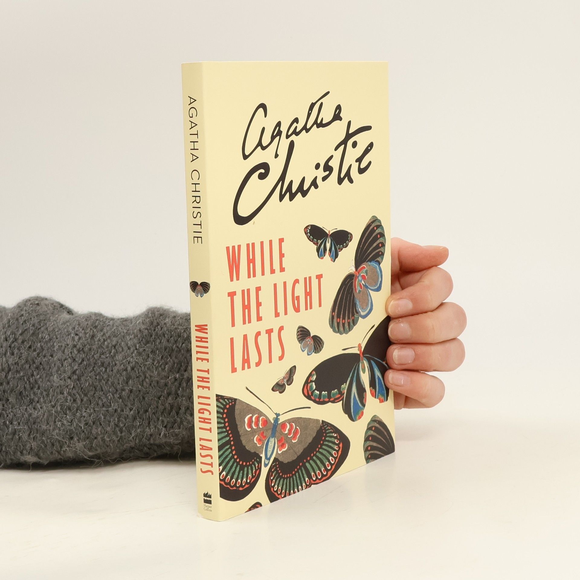 Agatha Christie While The Light Lasts