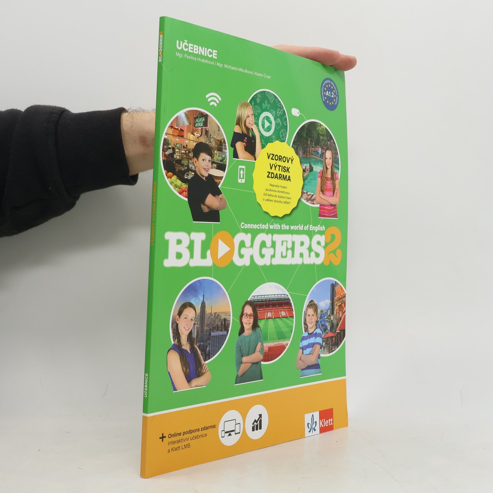 Auteurscollectief Bloggers 2: Connected with the world of English