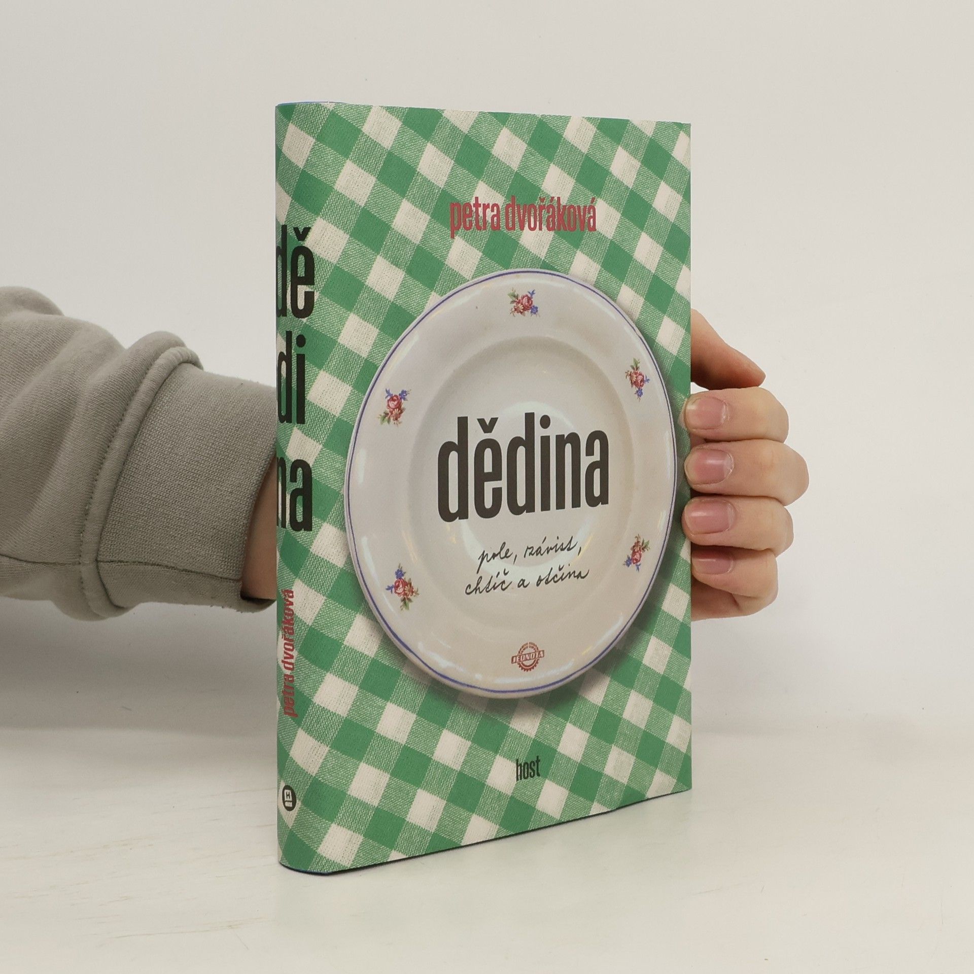 Petra Dvořáková Dědina: pole, závist, chtíč a otčina