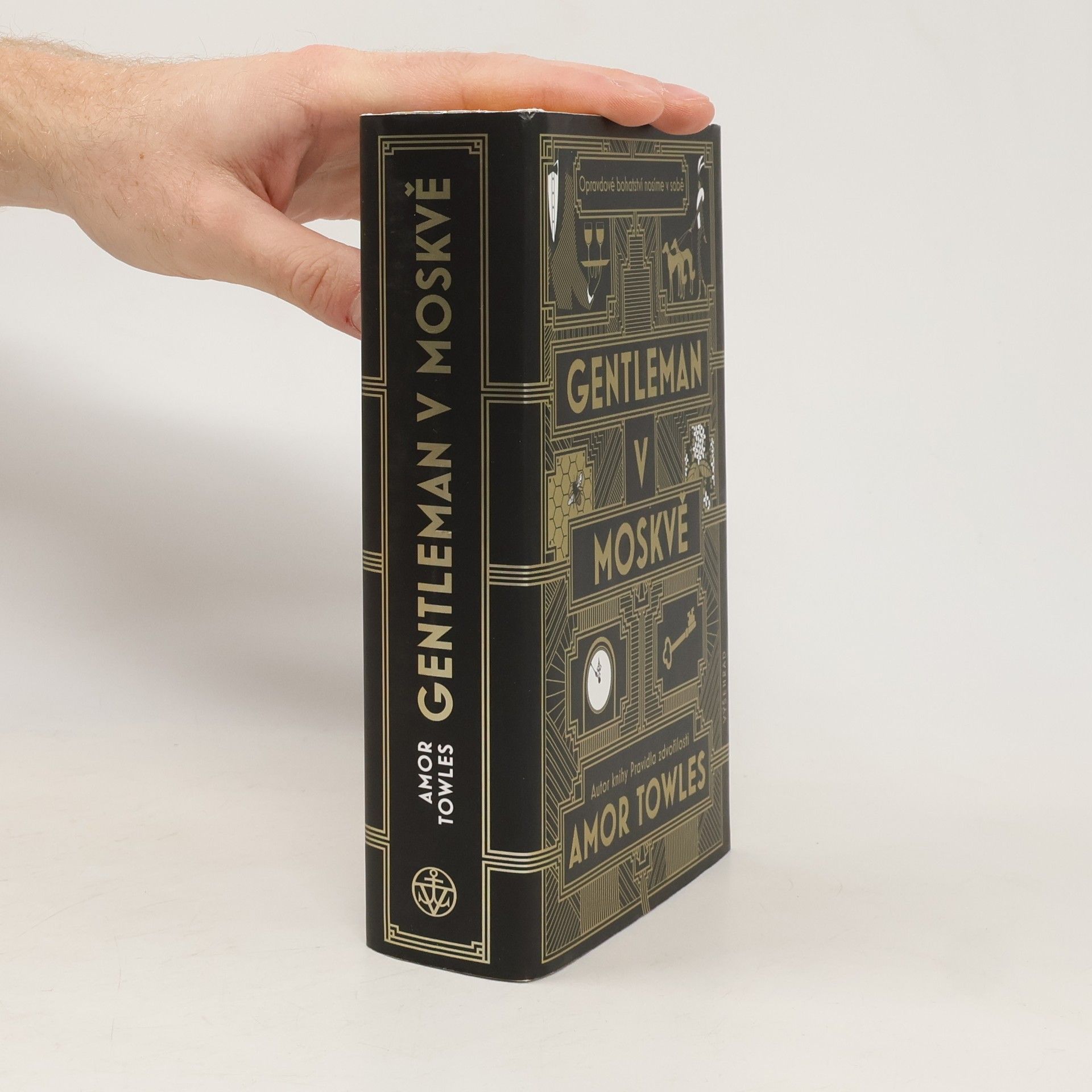 Amor Towles Gentleman v Moskvě