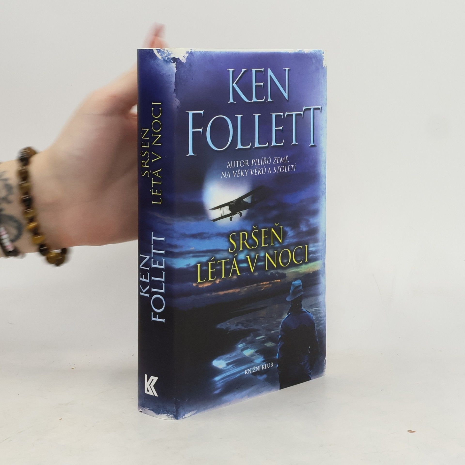 Ken Follett Sršeň létá v noci