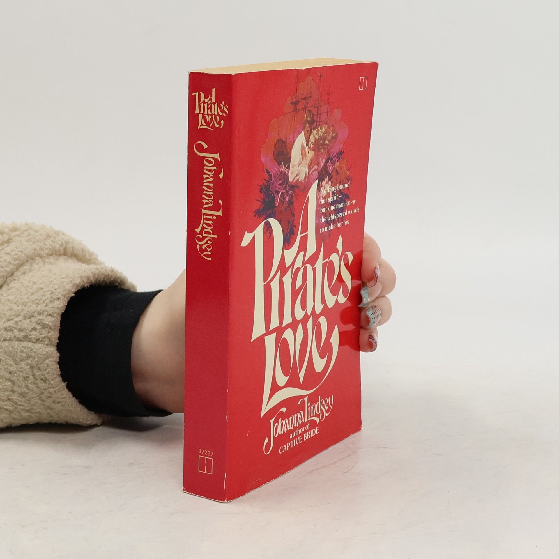 Johanna Lindsey A Pirate's Love