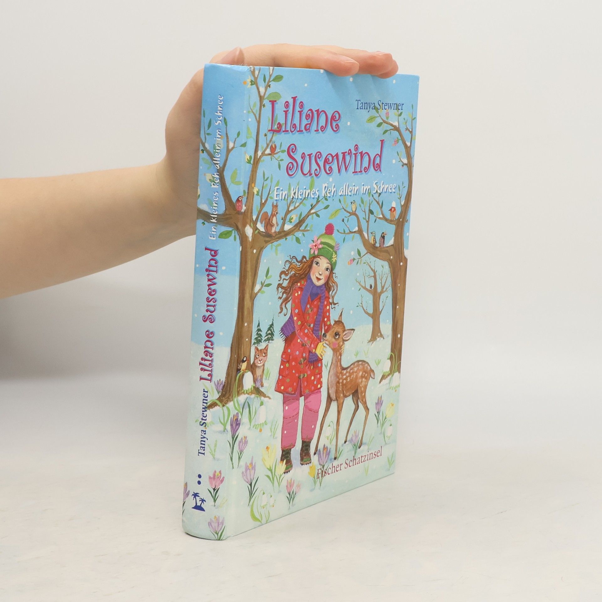 Liliane Susewind Ein kleines Reh allein im Schnee