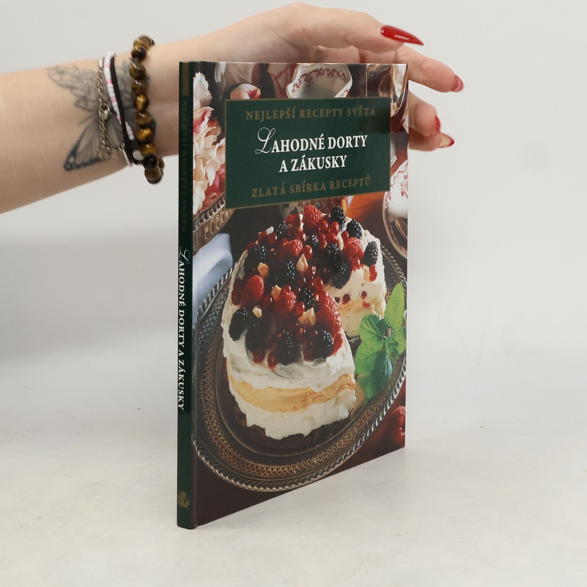 AA.VV. Lahodné dorty a zákusky