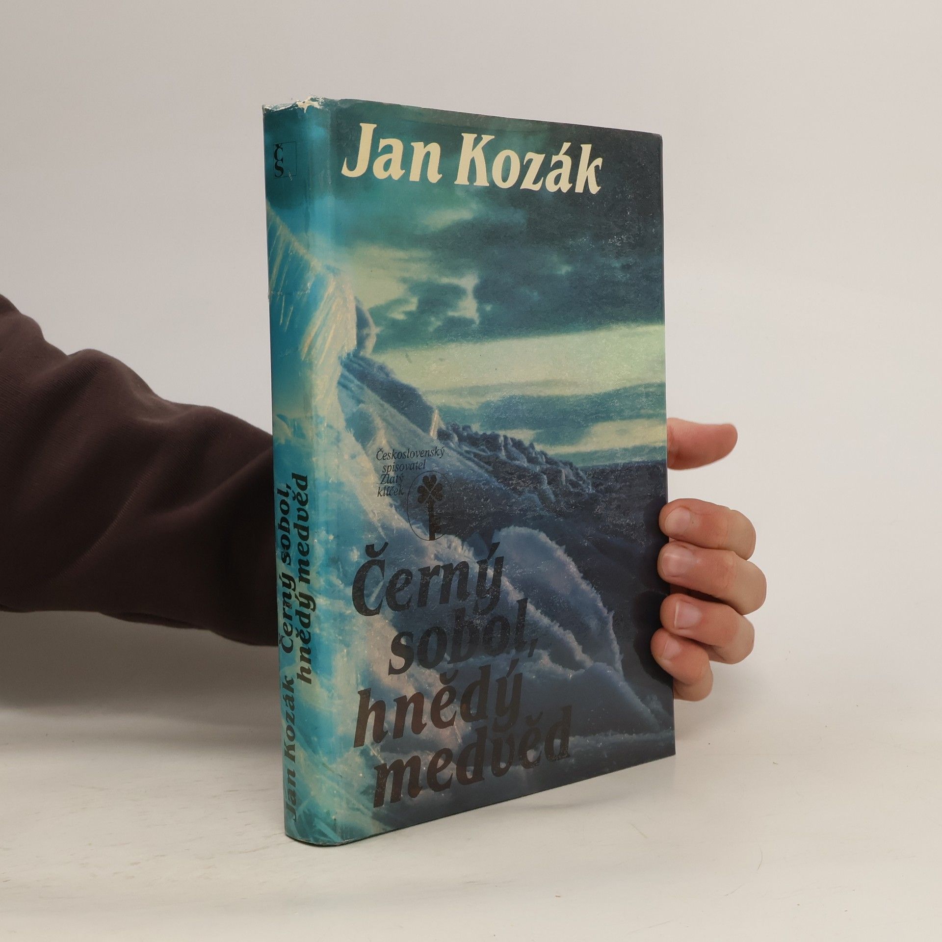 Jan A. Kozák Černý sobol, hnědý medvěd