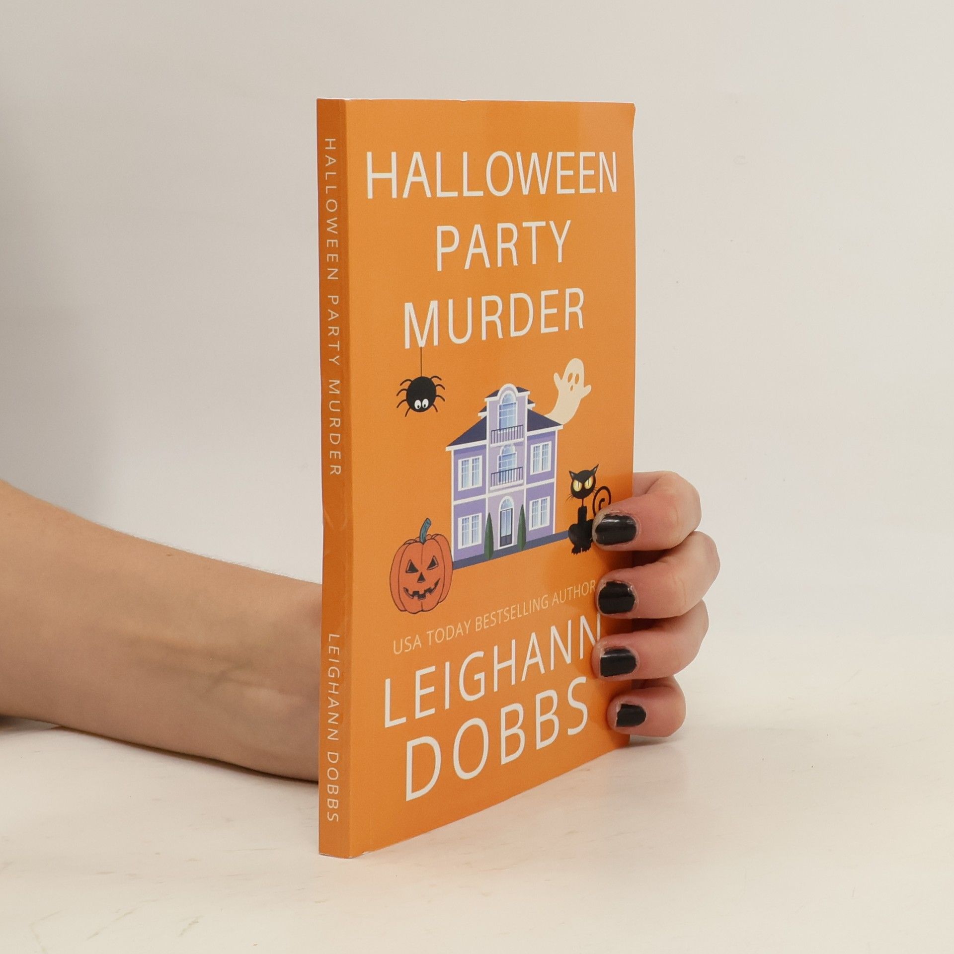 Leighann Dobbs Juniper Holiday Cozy Mystery - 1: Halloween Party Murder