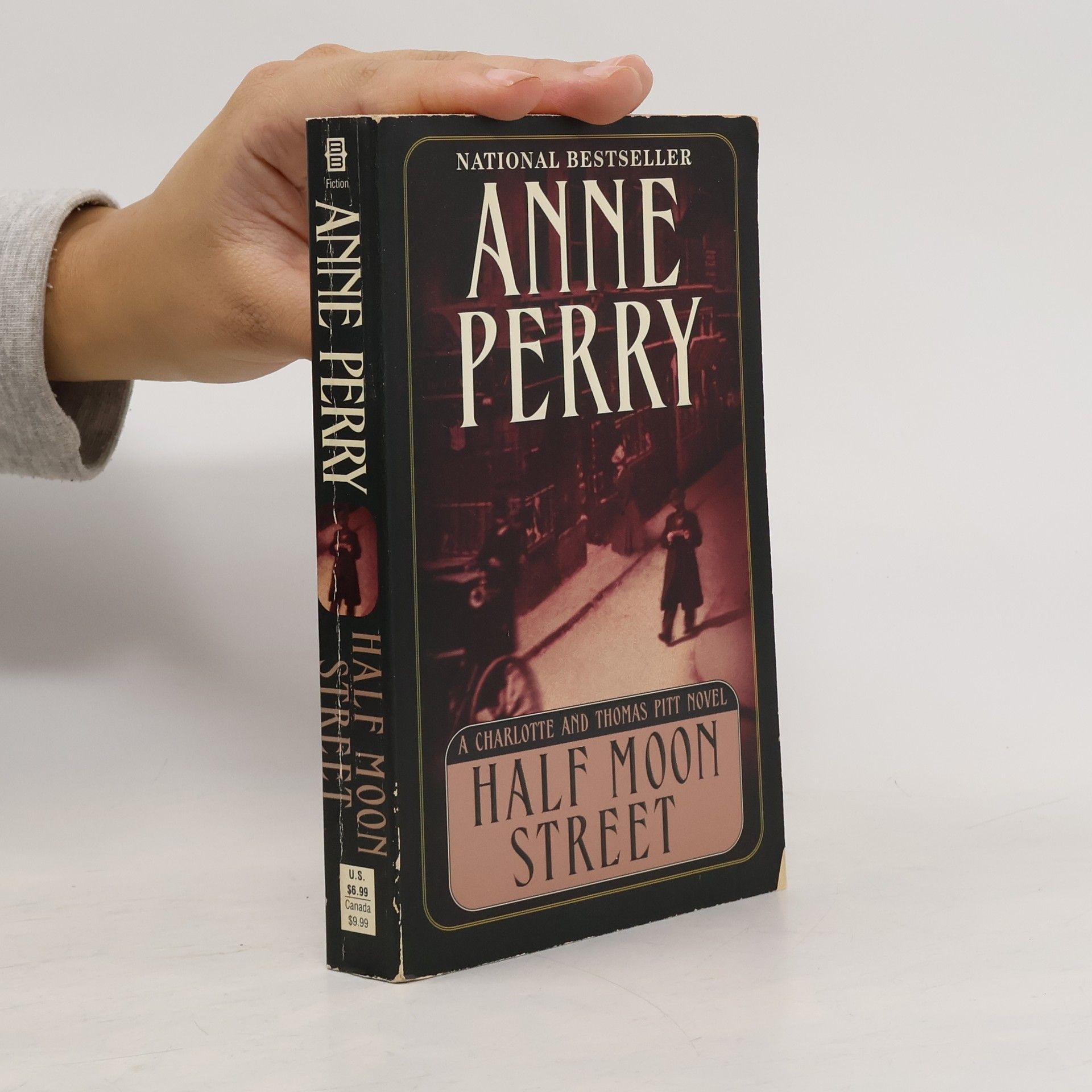 Anne Perry A Charlotte and Thomas Pitt Novel: Half Moon Street