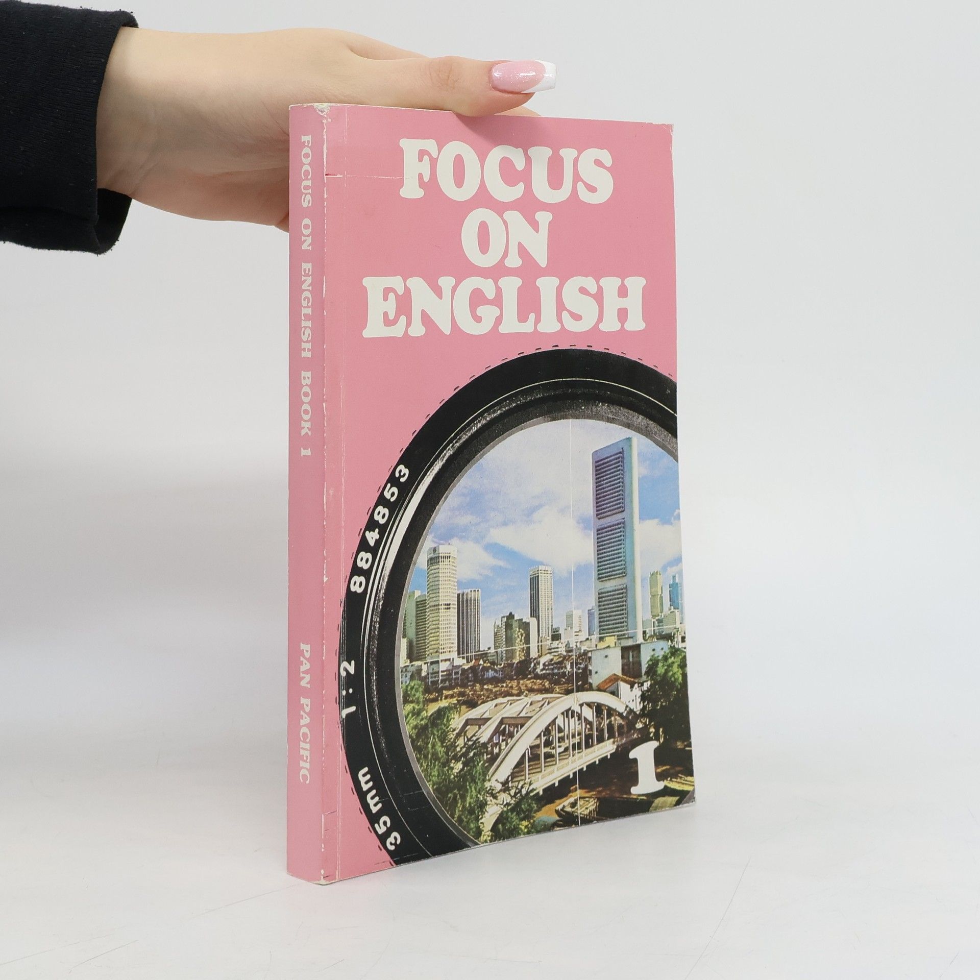 Various authors Focus on English