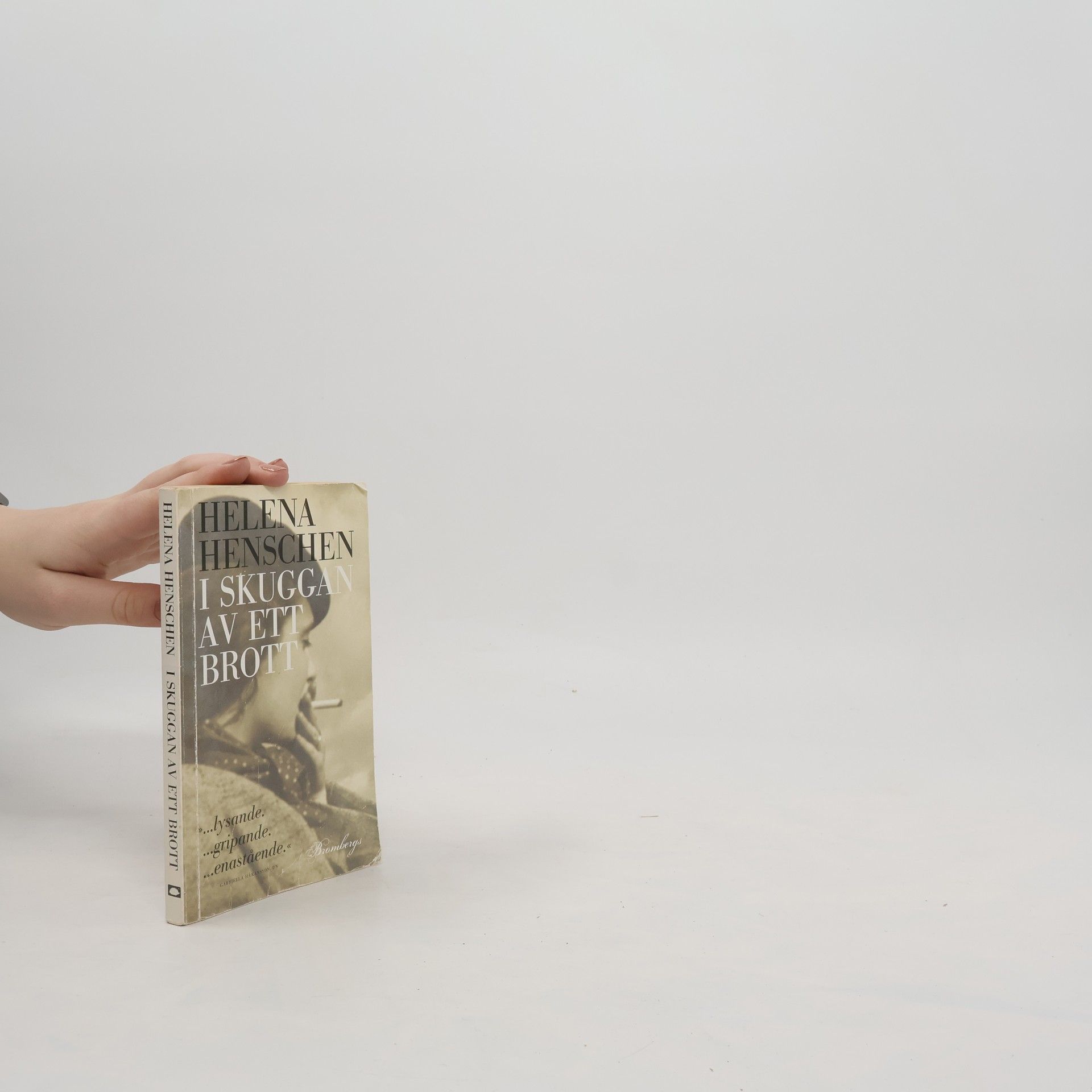 Helena Henschen I skuggan av ett brott