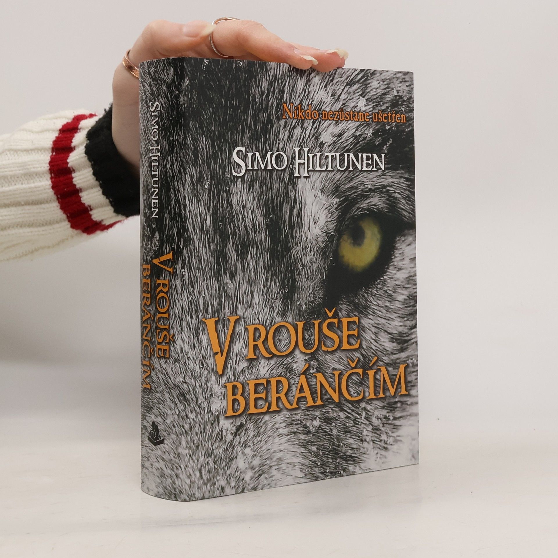 V rouše beránčím