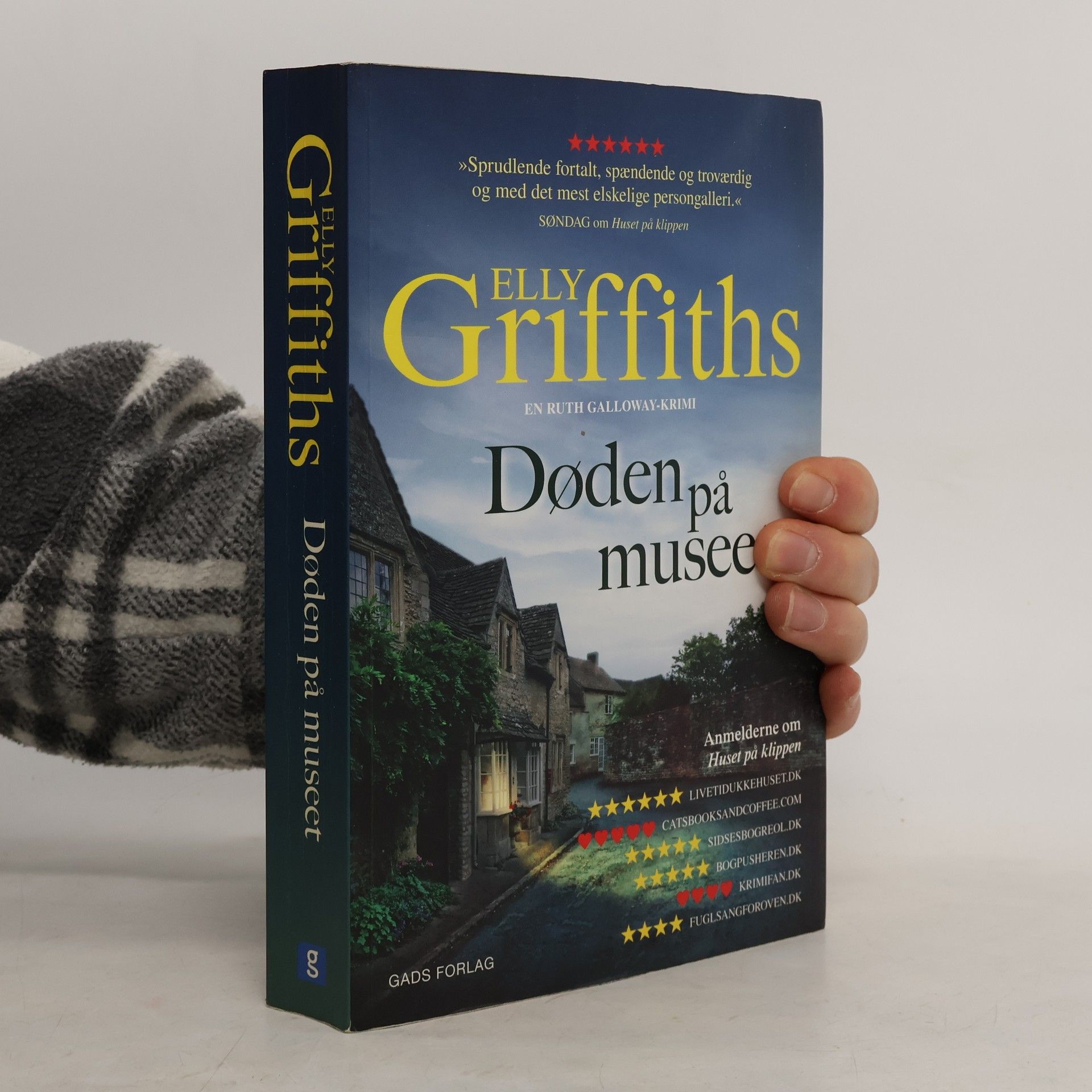 Elly Griffiths Døden på museet