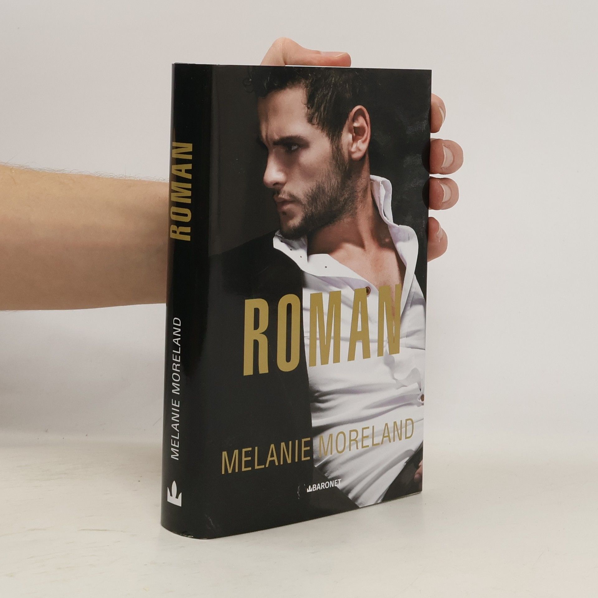 Melanie Moreland Roman