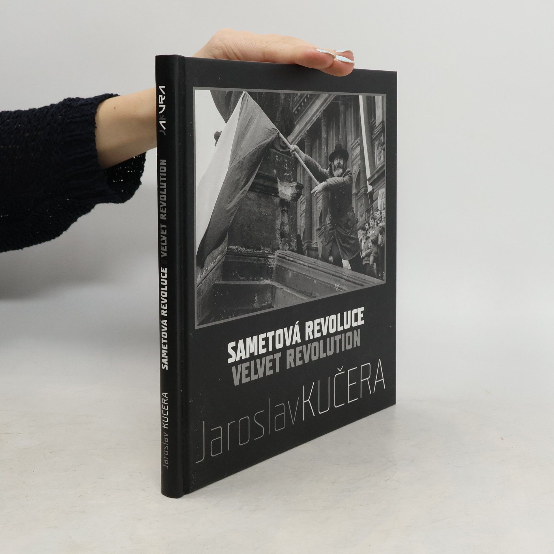 Sametová revoluce = Velvet revolution
