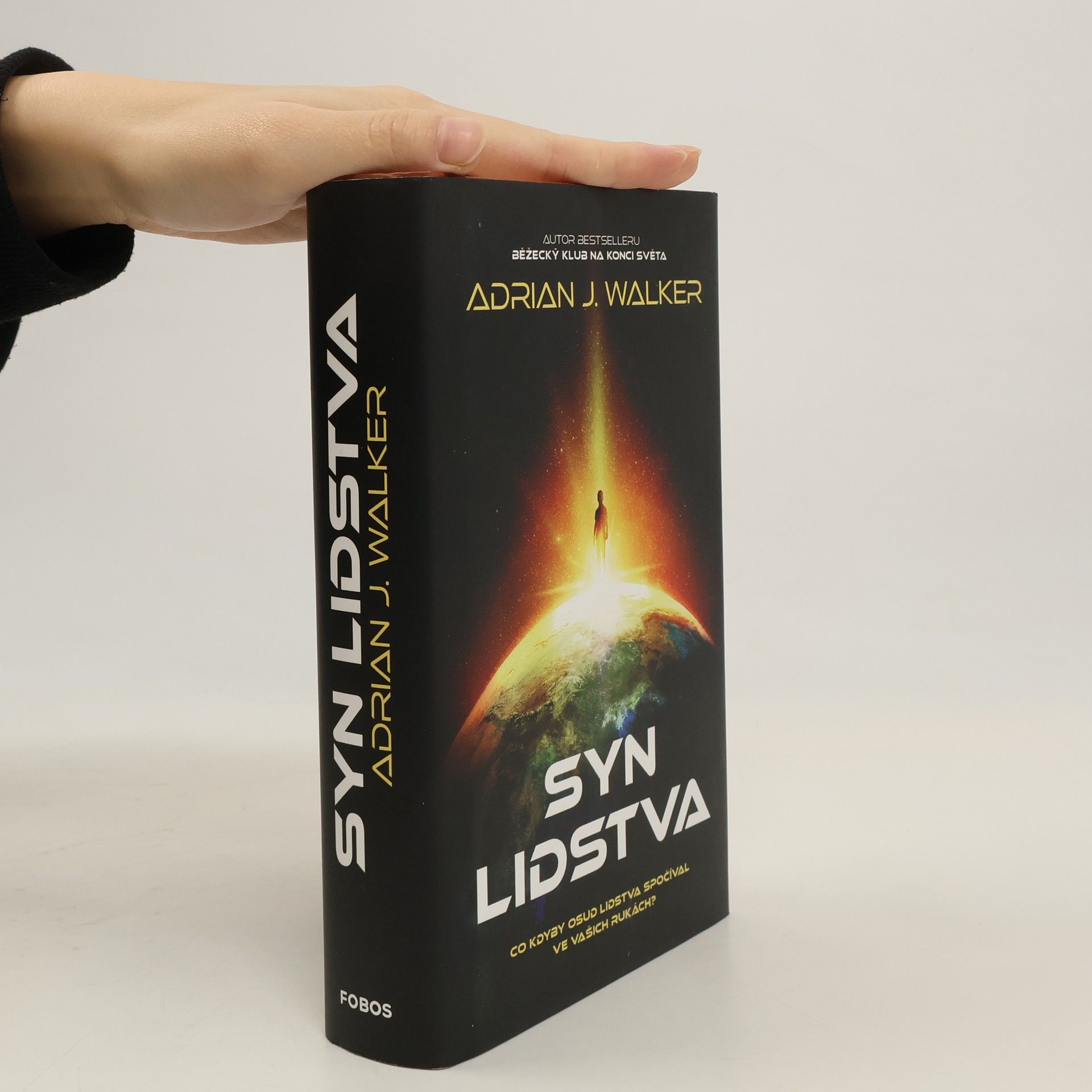 Adrian J. Walker Syn lidstva