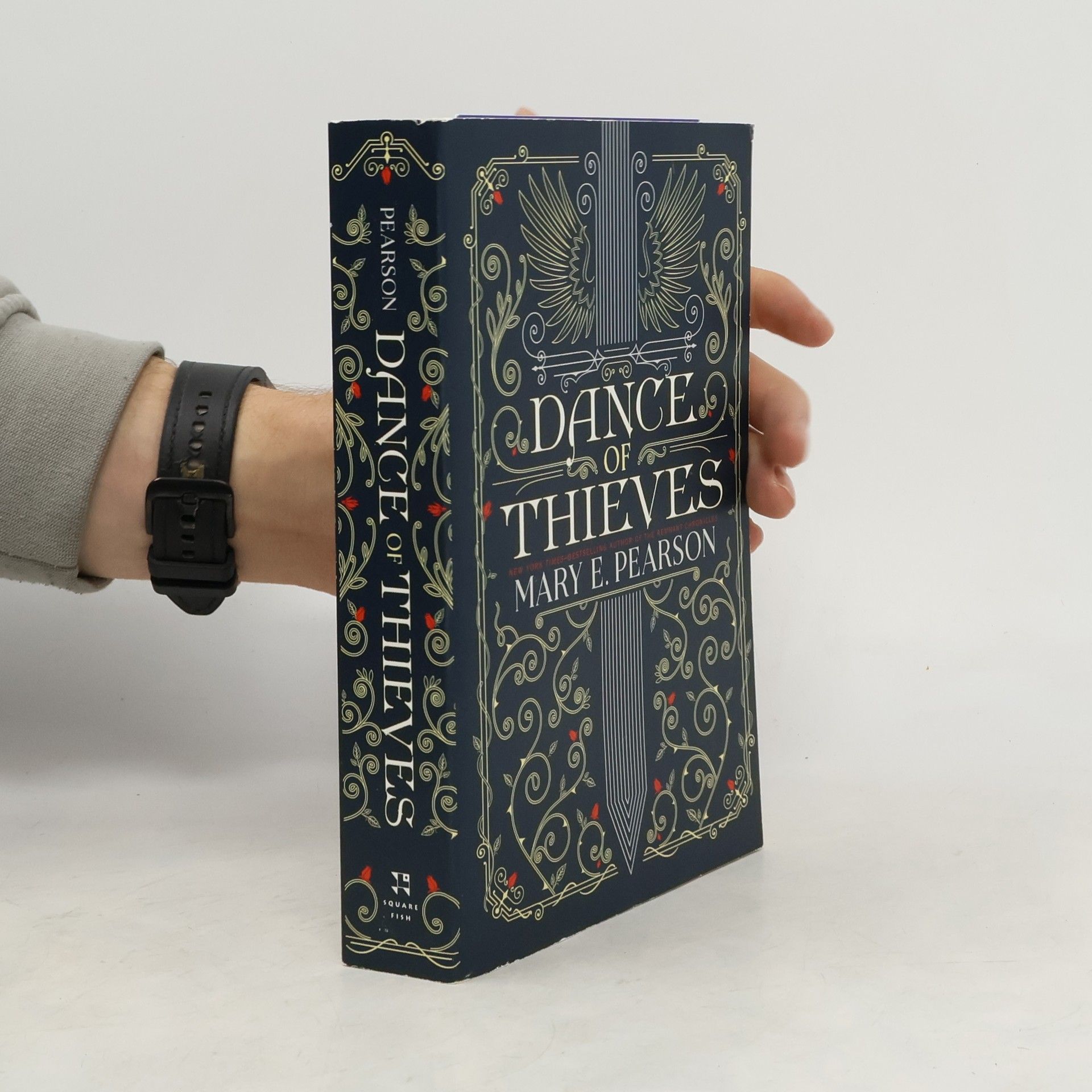 Mary E. Pearson Dance of Thieves