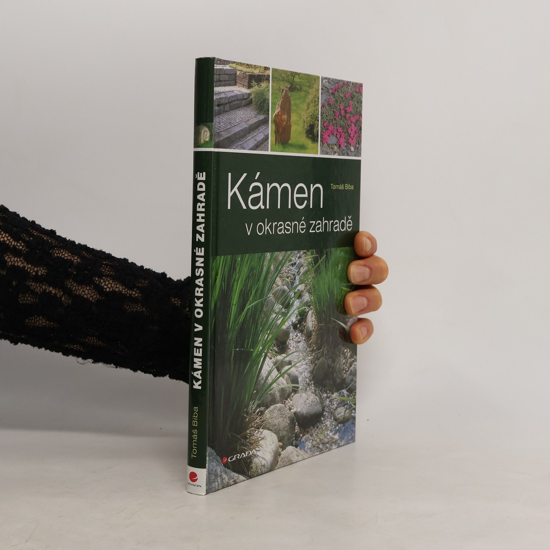Tomáš Bíba Kámen v okrasné zahradě
