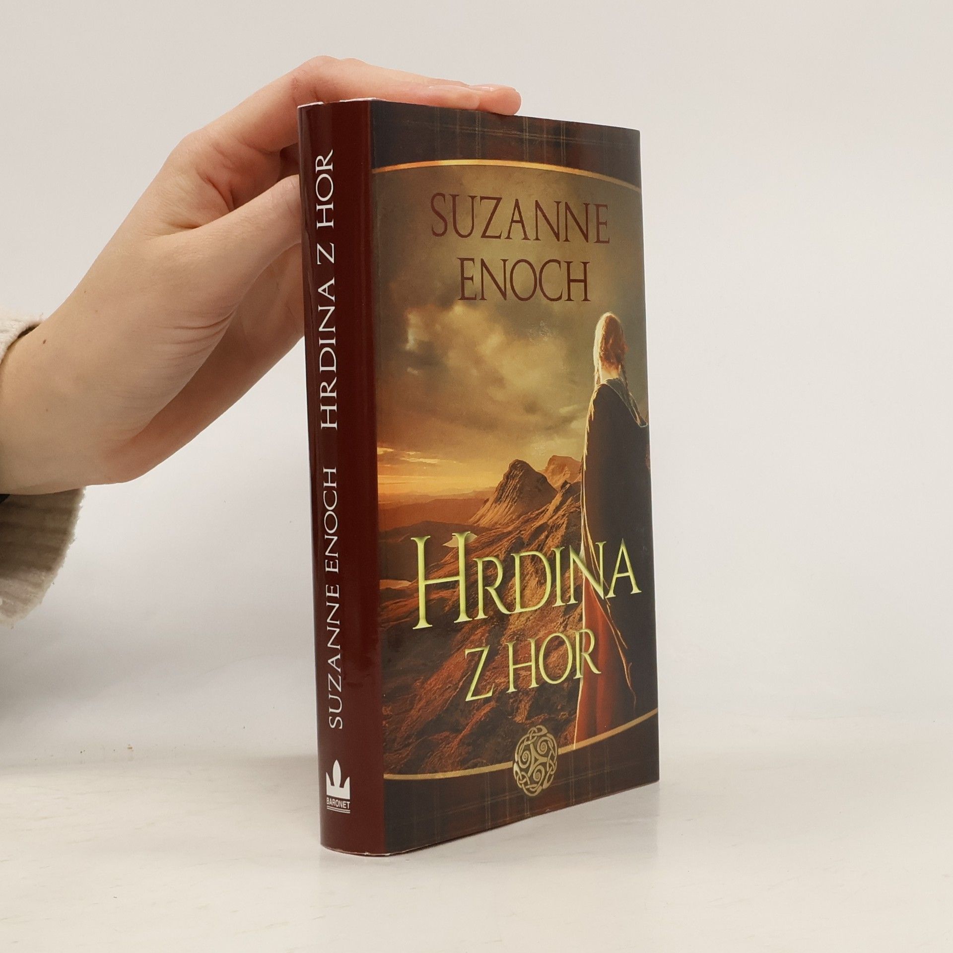 Suzanne Enoch Hrdina z hor