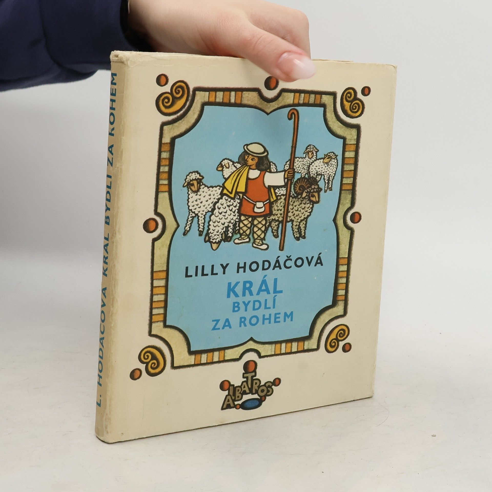 Lilly Hodáčová Král bydlí za rohem