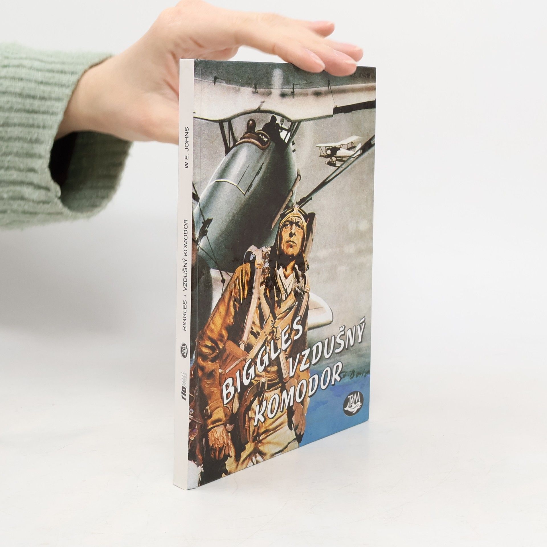 William Earl Johns Biggles, vzdušný komodor