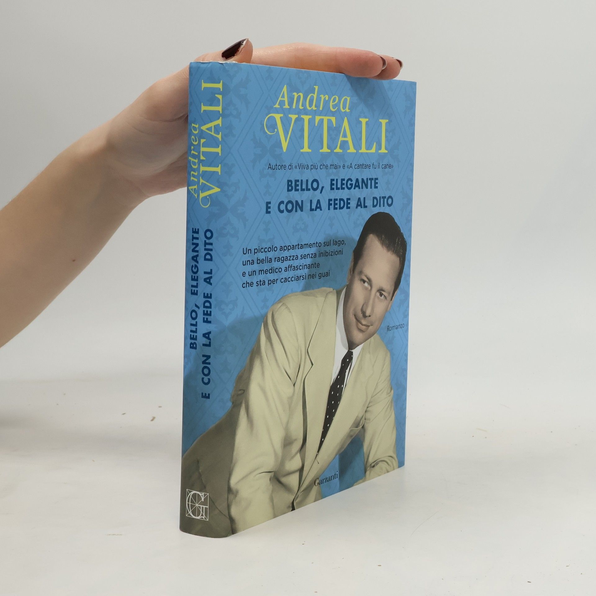 Andrea Vitali Bello, elegante e con la fede al dito