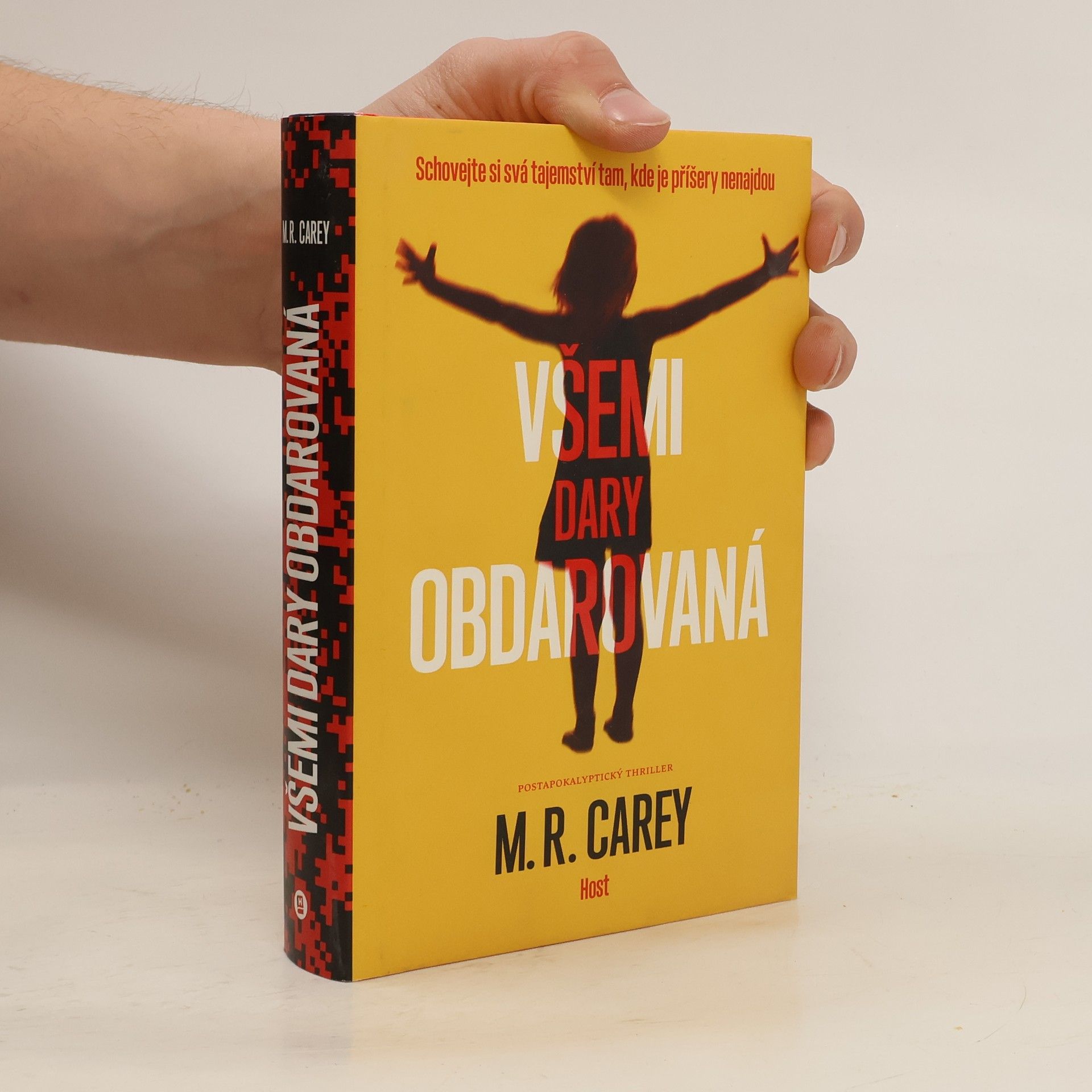 M. R. Carey Všemi dary obdarovaná