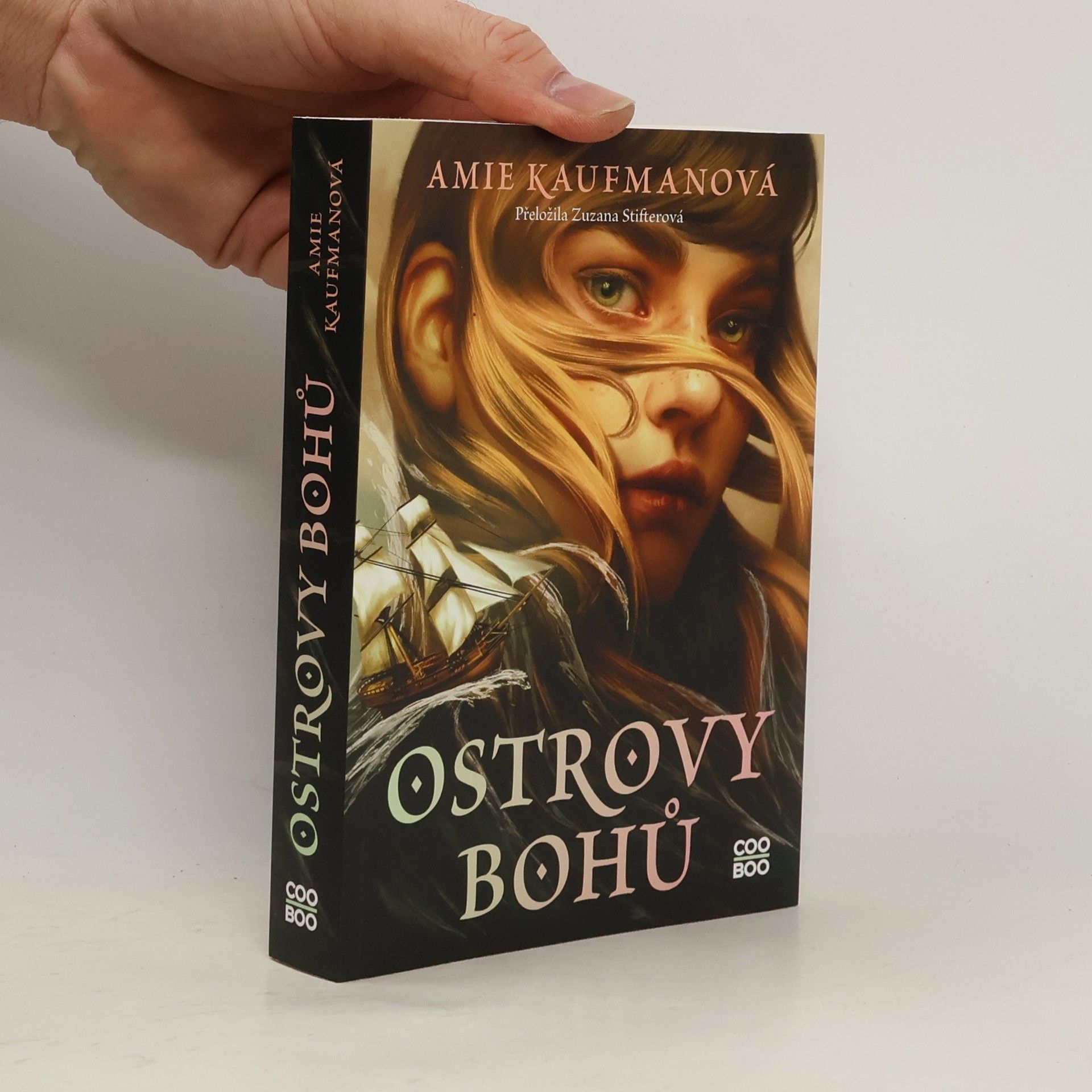 Amie Kaufman Ostrovy bohů